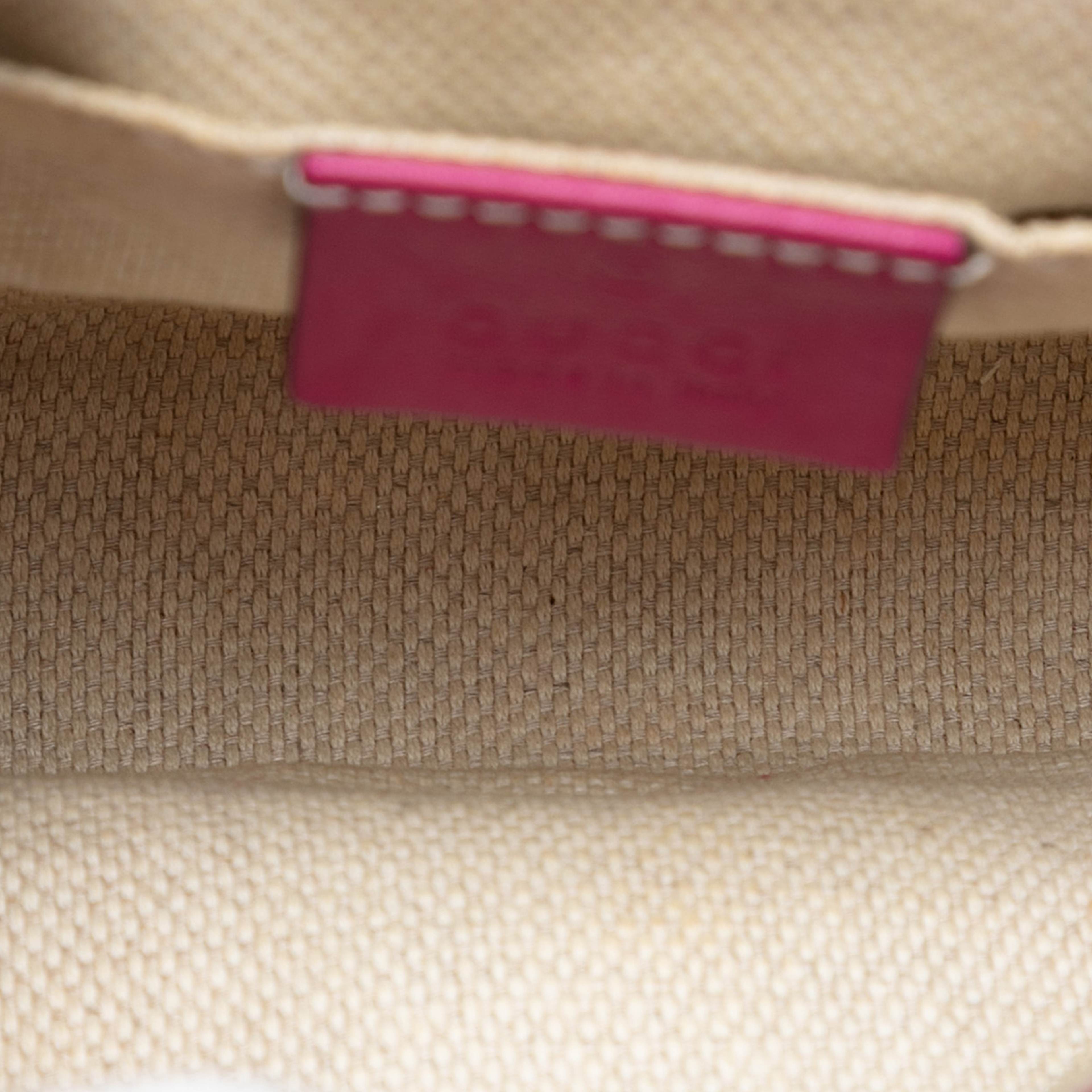 Gucci Small Patent Soho Chain Flap Crossbody, från Luxclusif, i färgen strawberry. Klicka för att öppna bilden i stort format