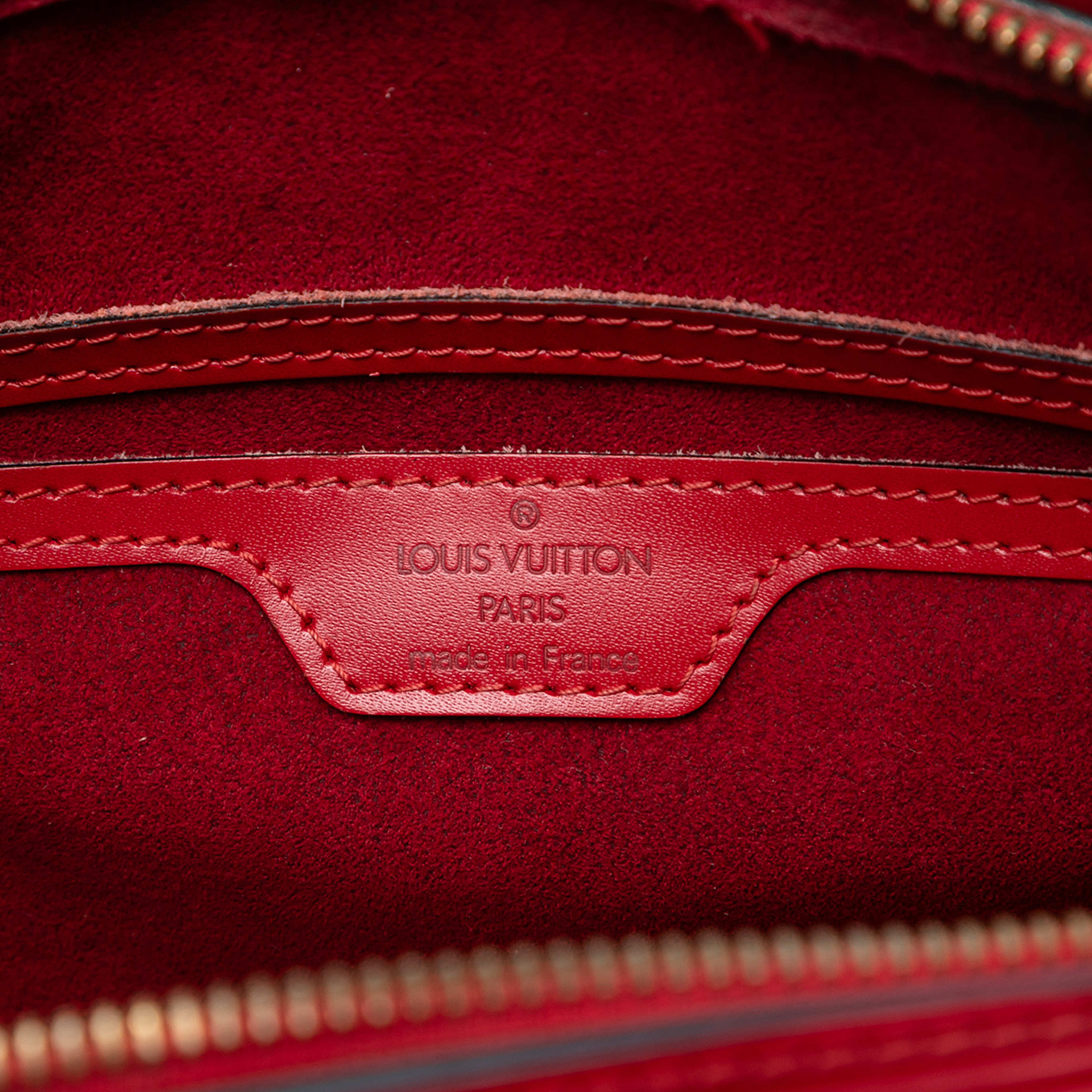 Louis Vuitton Epi Soufflot, från Luxclusif, i färgen red. Klicka för att öppna bilden i stort format