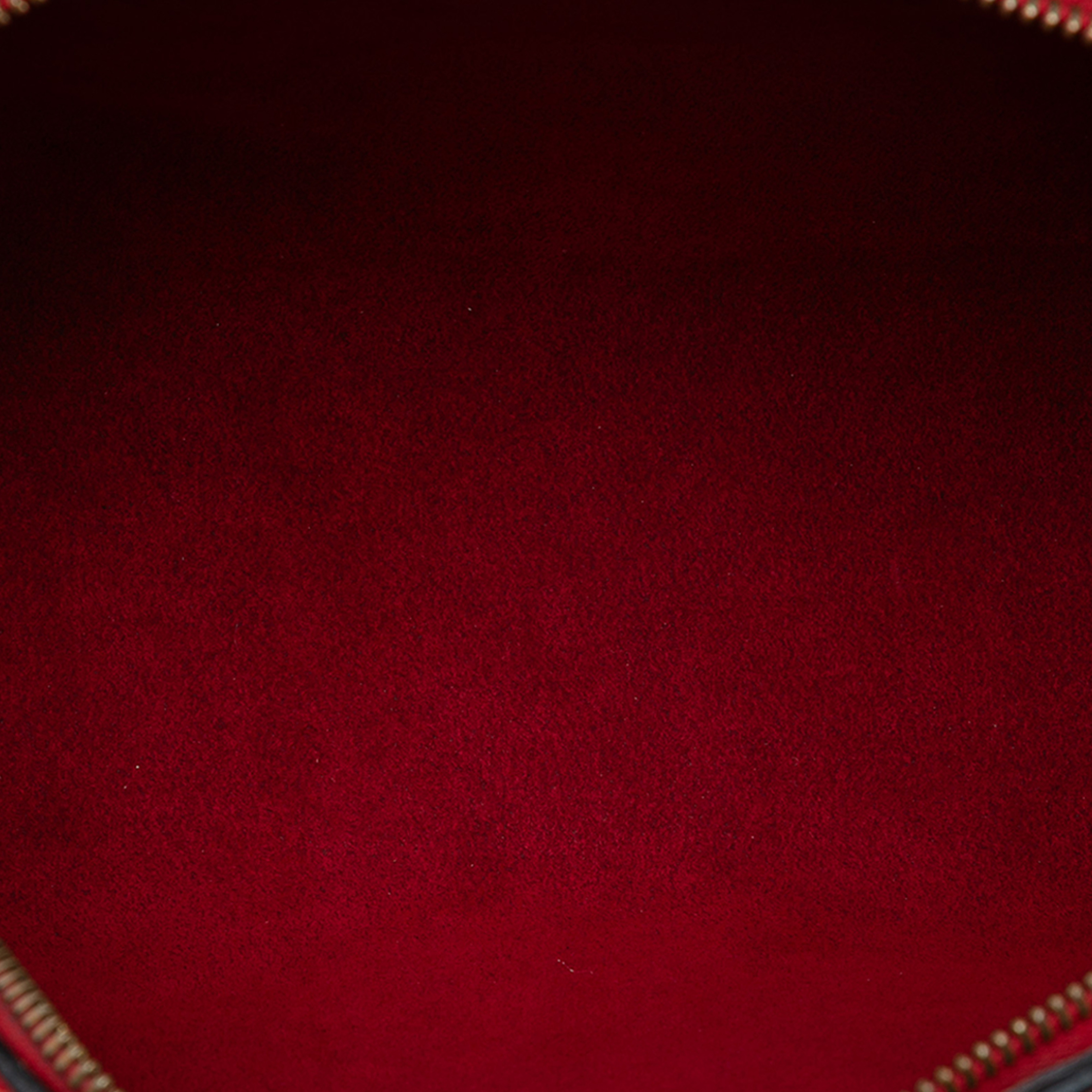 Louis Vuitton Epi Soufflot, från Luxclusif, i färgen red. Klicka för att öppna bilden i stort format