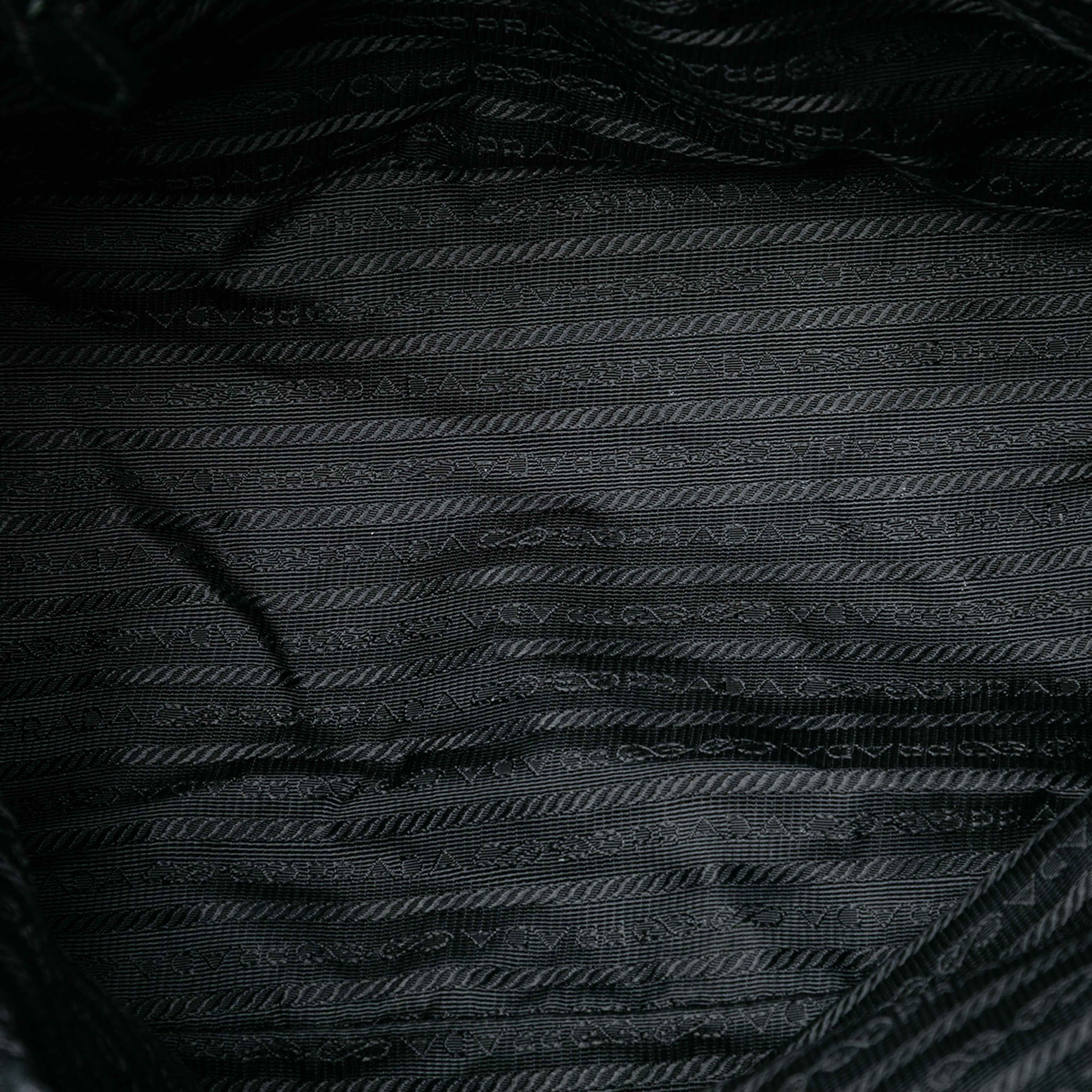 Prada Tessuto Bow Satchel, från Luxclusif, i färgen black. Klicka för att öppna bilden i stort format