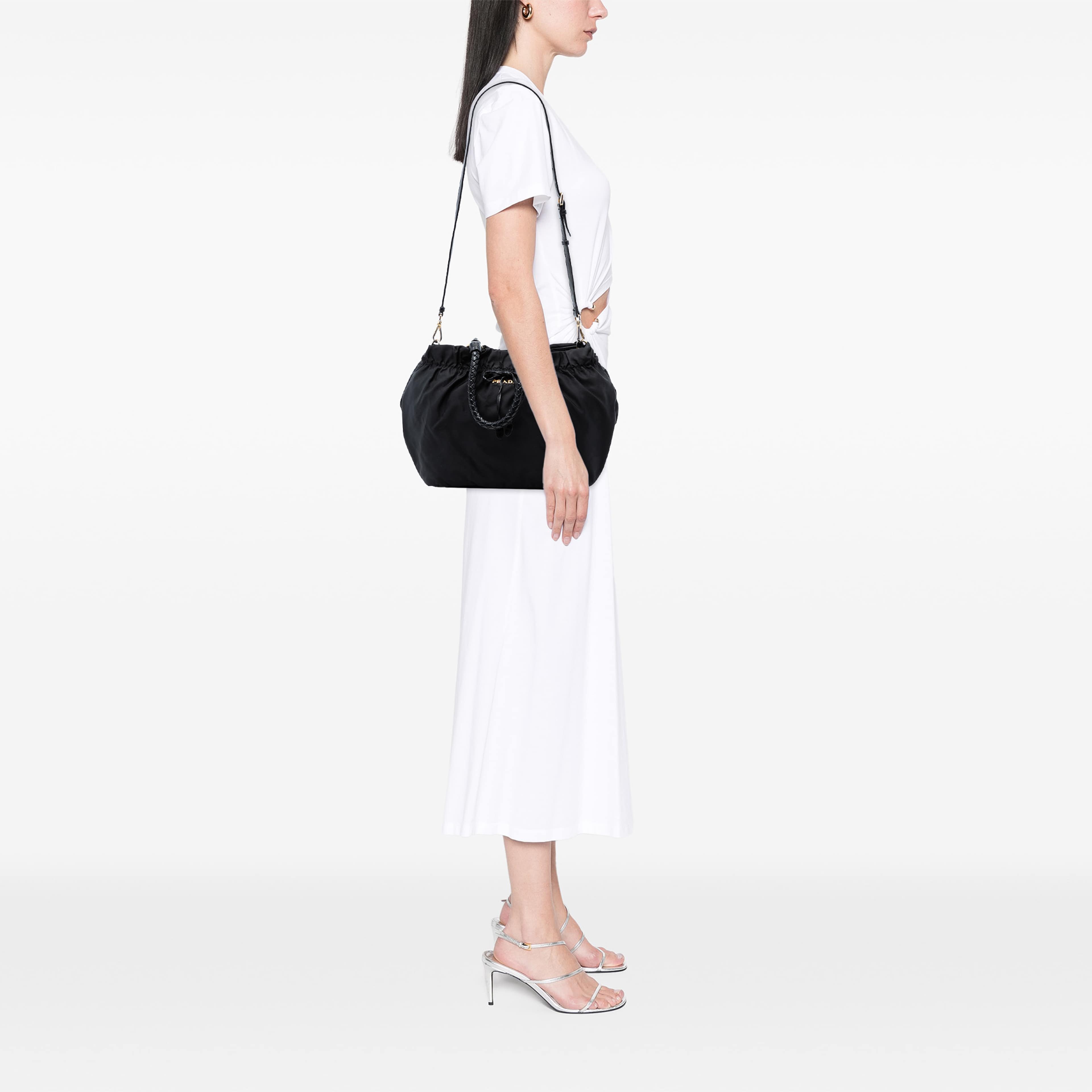 Prada Tessuto Bow Satchel, från Luxclusif, i färgen svart. Klicka för att öppna bilden i stort format