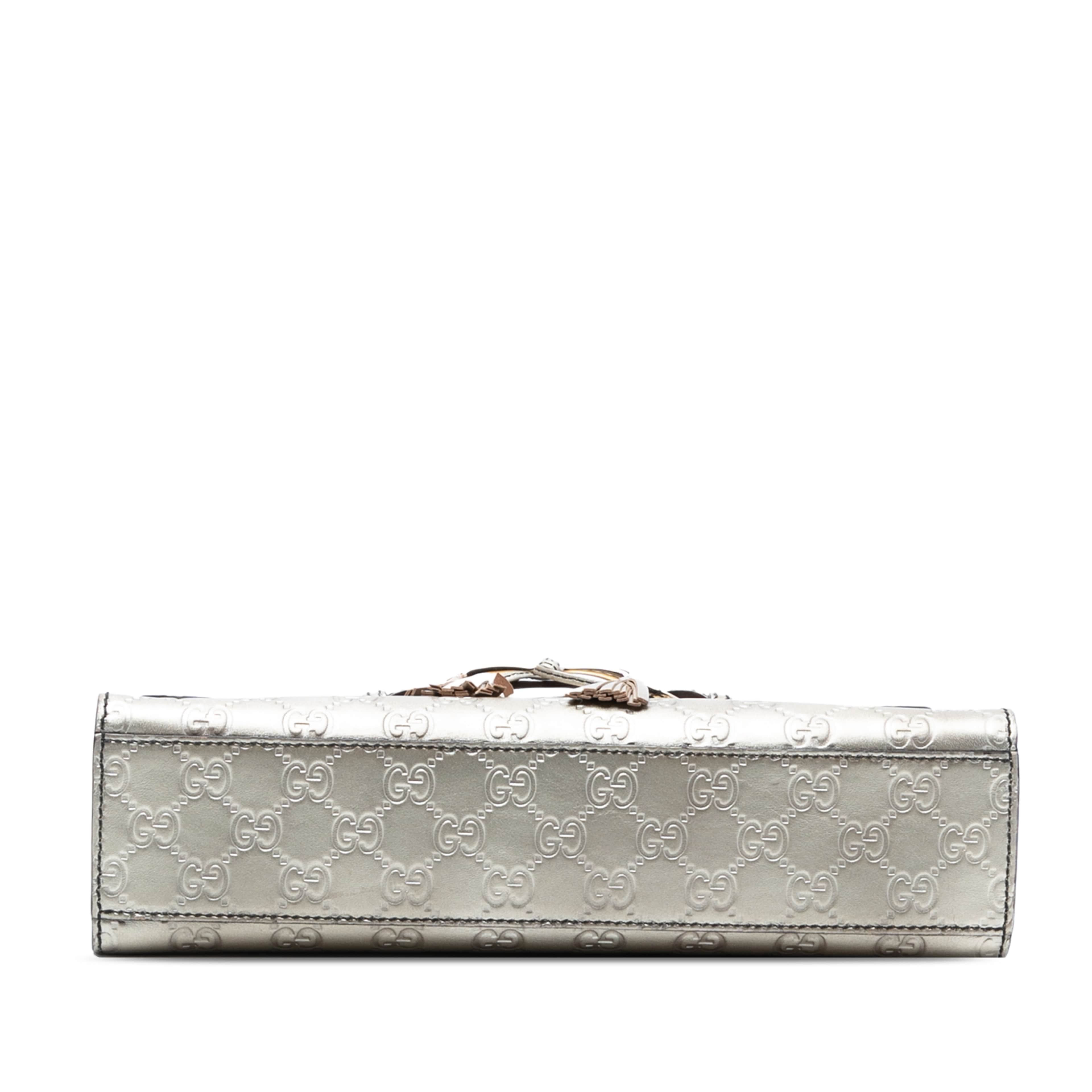 Gucci Medium Guccissima Emily Shoulder Bag, från Luxclusif, i färgen light gold. Klicka för att öppna bilden i stort format