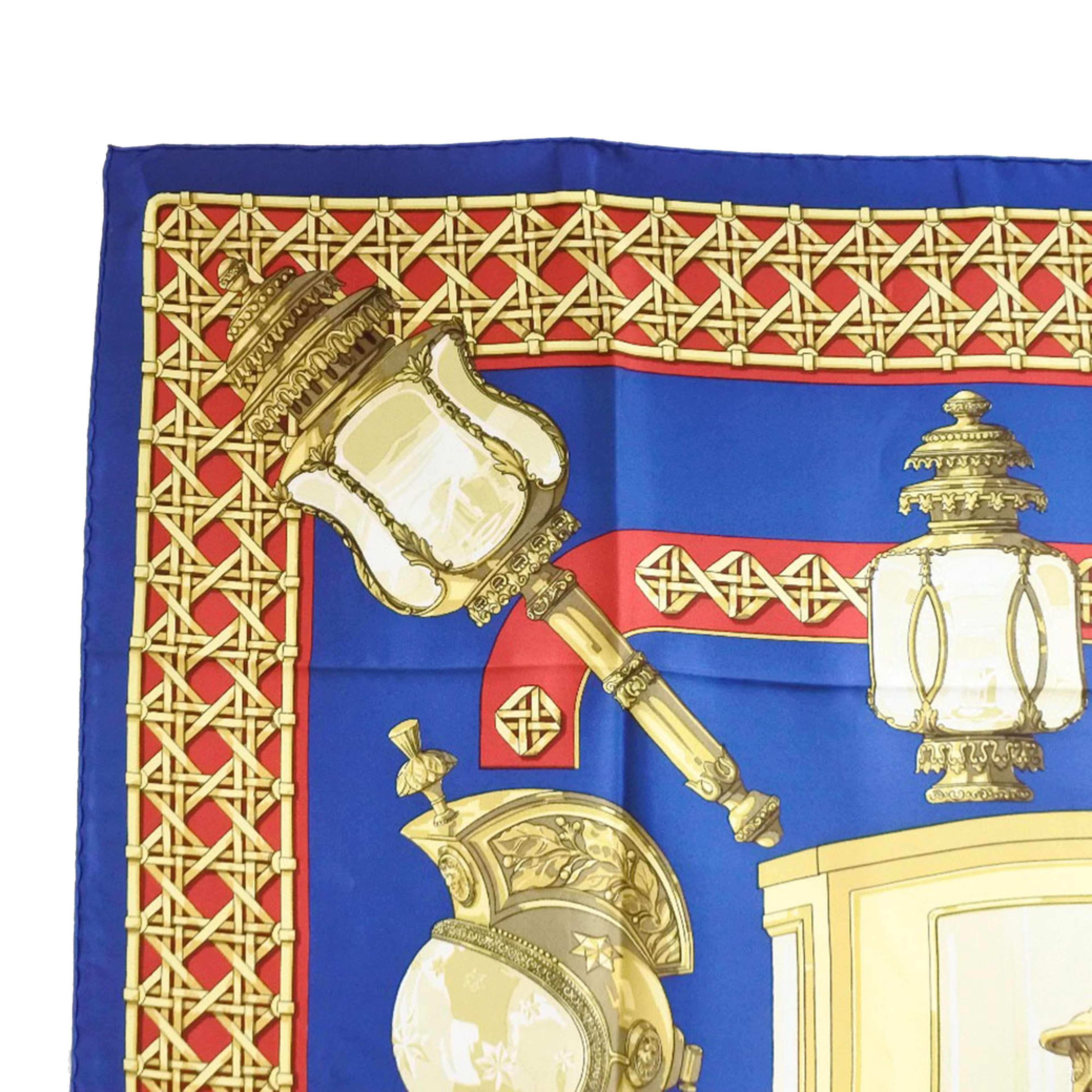 Hermès Feux De Route Silk Scarf 90, från Luxclusif, i färgen blue. Klicka för att öppna bilden i stort format