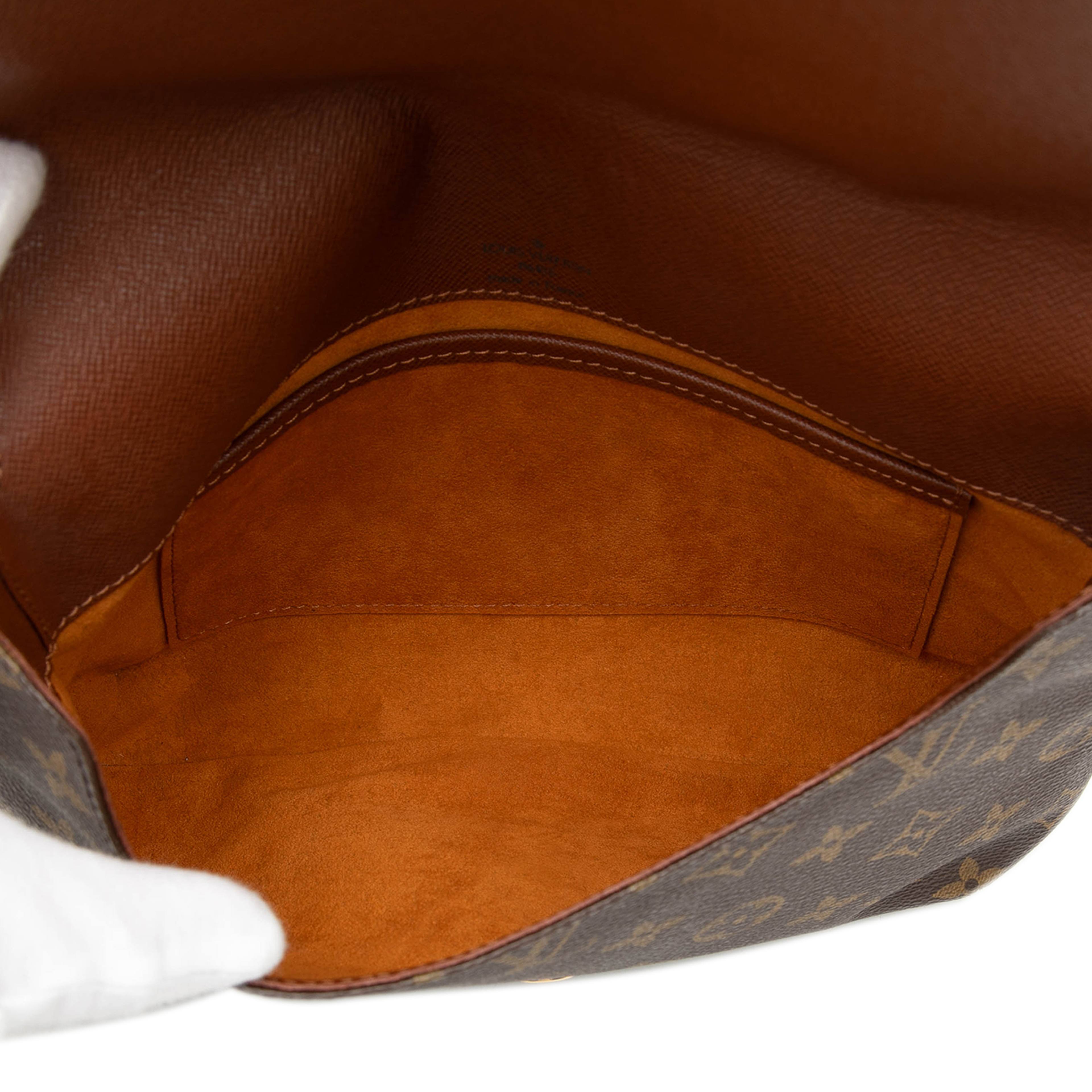 Louis Vuitton Monogram Musette Tango Short Strap, från Luxclusif, i färgen brown. Klicka för att öppna bilden i stort format