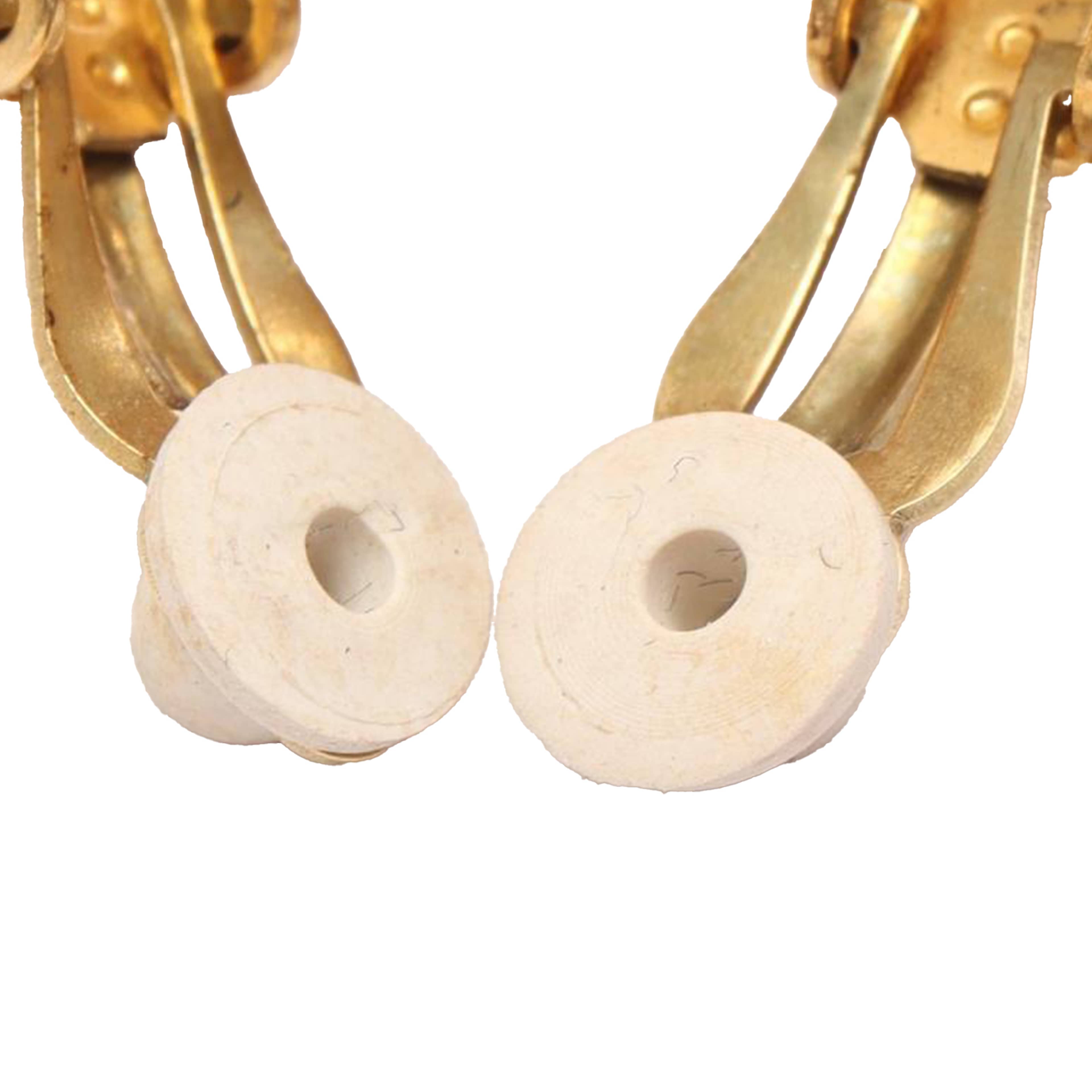 Chanel Cc Gold Plated Round Clip On Earrings, från Luxclusif, i färgen gold. Klicka för att öppna bilden i stort format