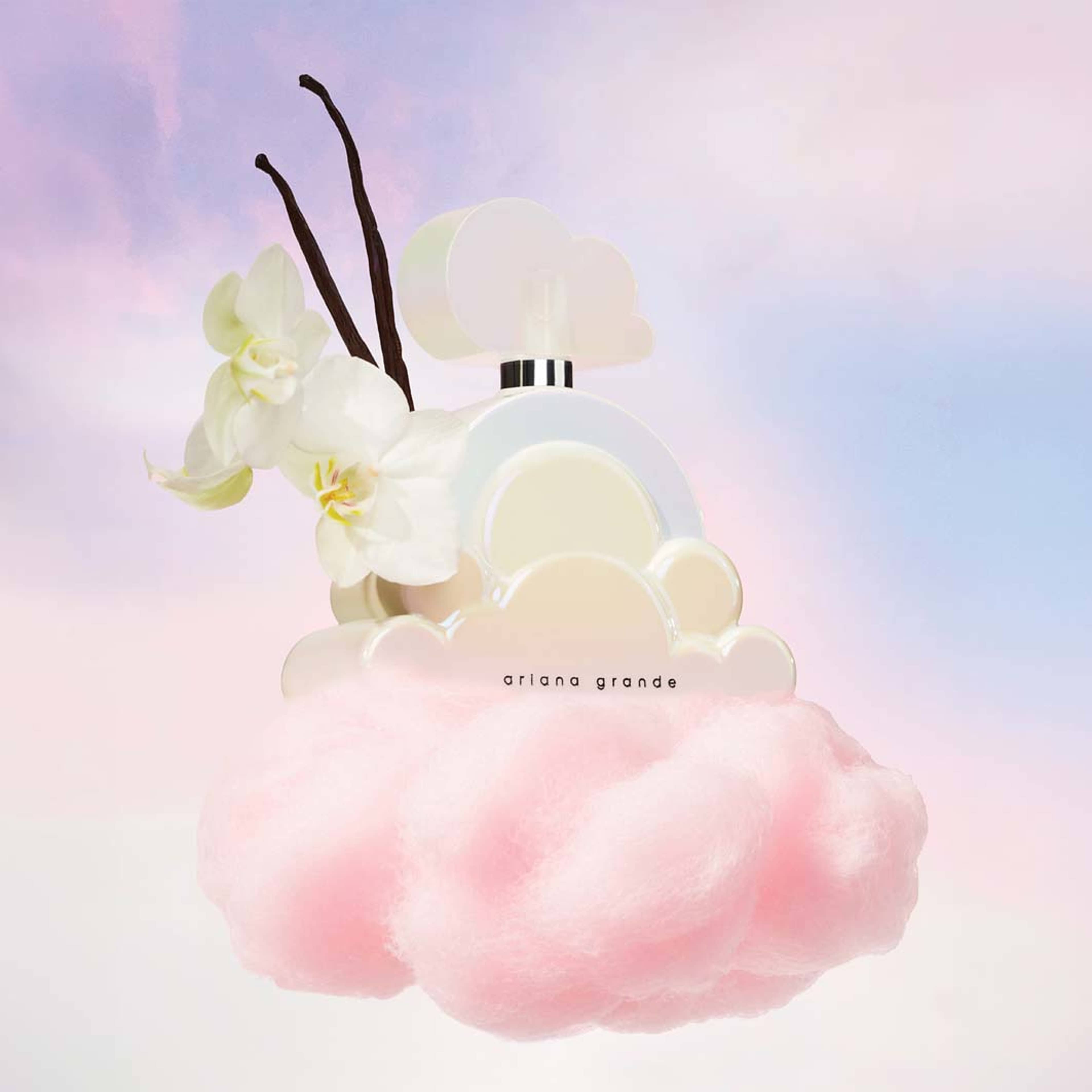 Cloud Aurora Eau de Parfum, från Ariana Grande. Klicka för att öppna bilden i stort format