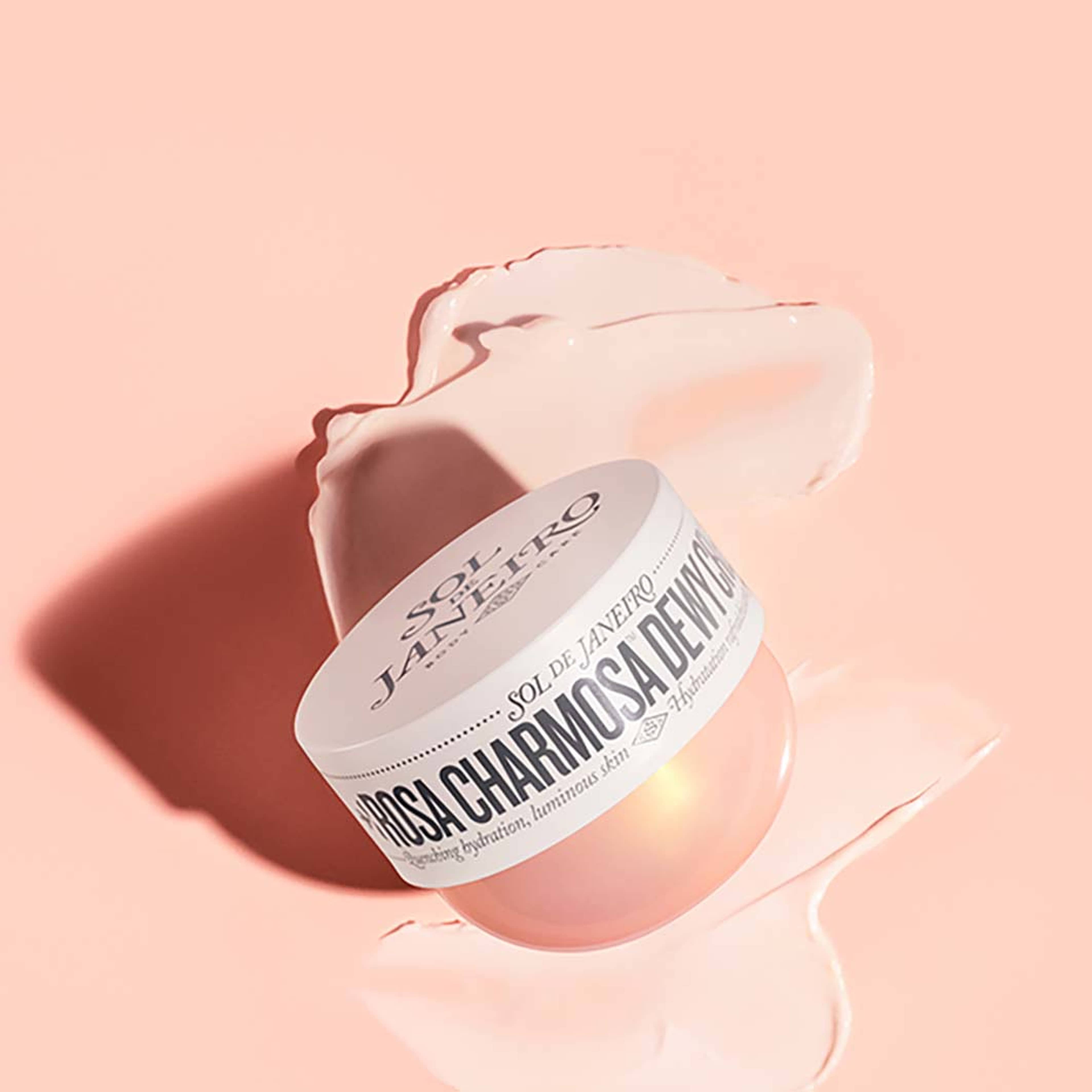 Rosa Charmosa Dewy Cream, från Sol de Janeiro. Klicka för att öppna bilden i stort format