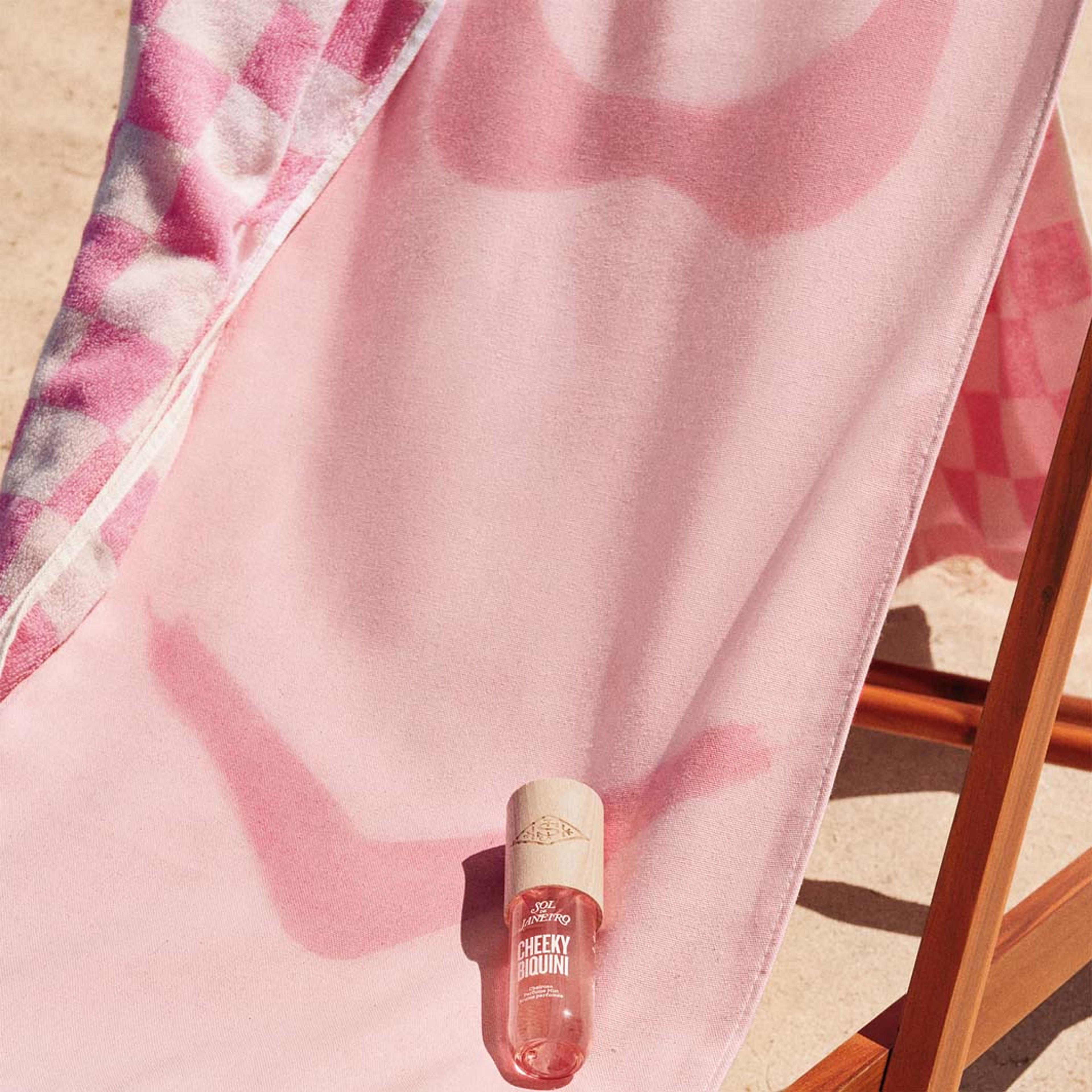 Limited Edition Perfume Mist Cheeky Biquini, från Sol de Janeiro. Klicka för att öppna bilden i stort format