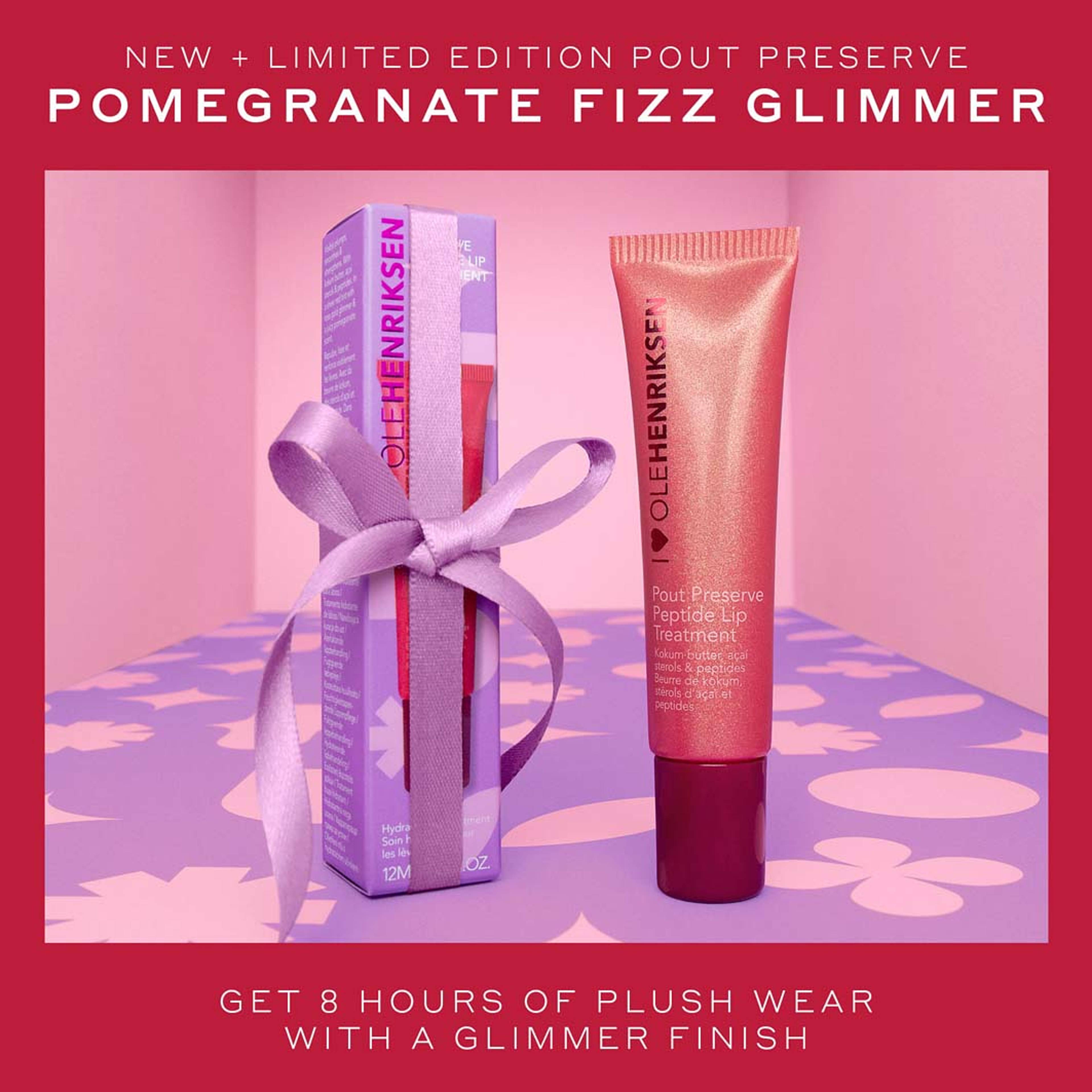 LIP TREATMENT Pout Preserve, från Ole Henriksen, i färgen Pomegranate Fizz. Klicka för att öppna bilden i stort format