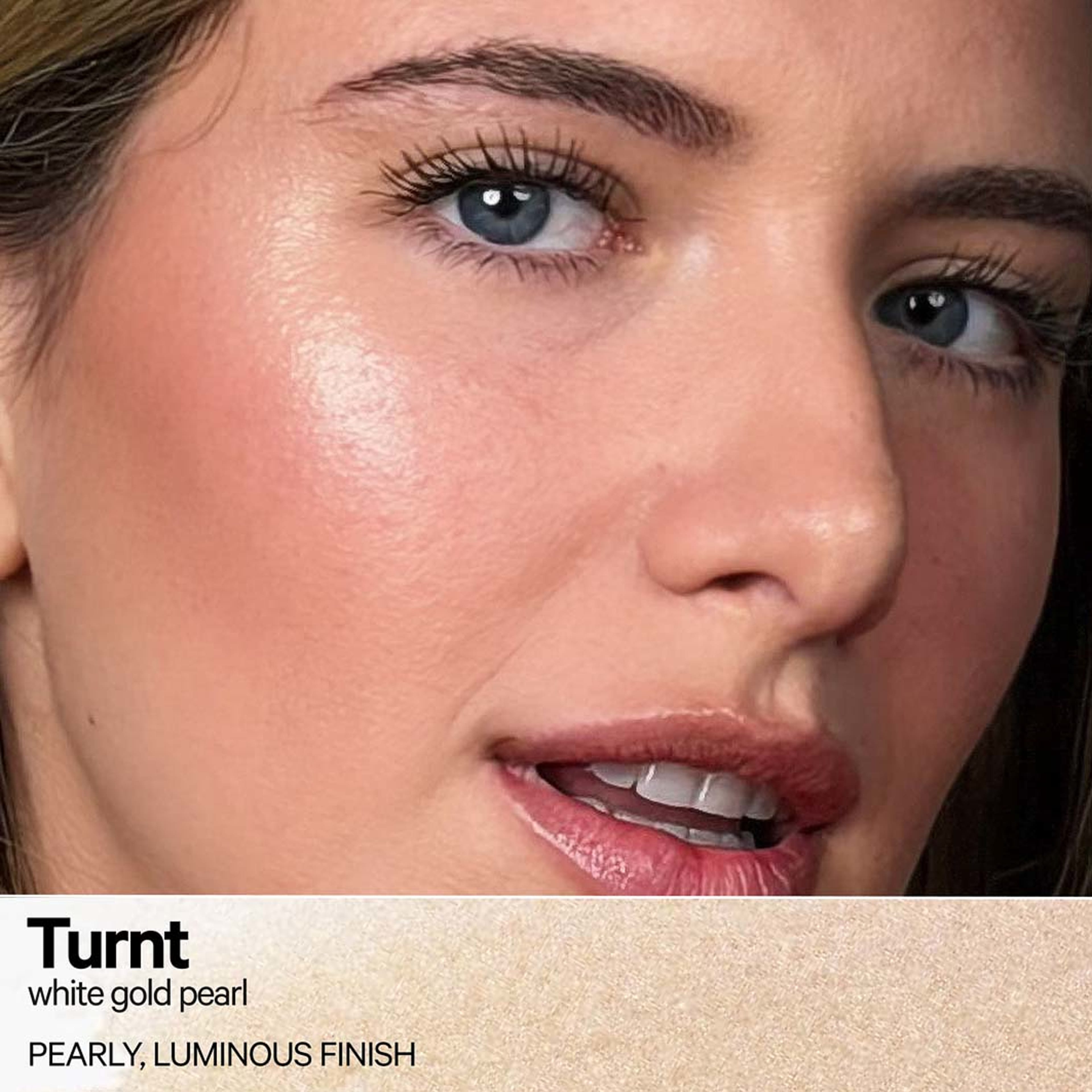 Highlighter Stick, från Milk Makeup, i färgen Turnt. Klicka för att öppna bilden i stort format