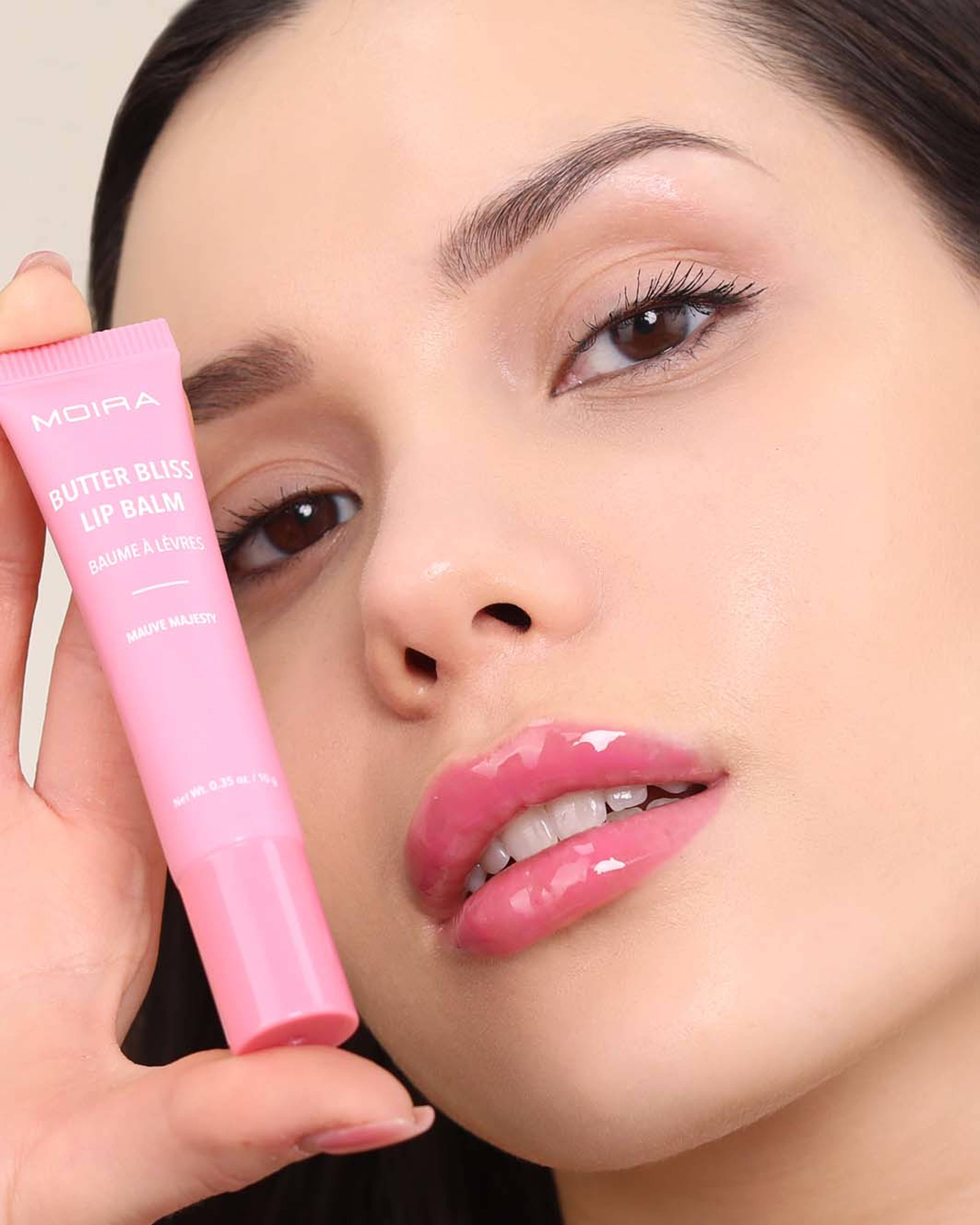 Butter Bliss Lip Balm, från MOIRA, i färgen Mauve Majesty. Klicka för att öppna bilden i stort format
