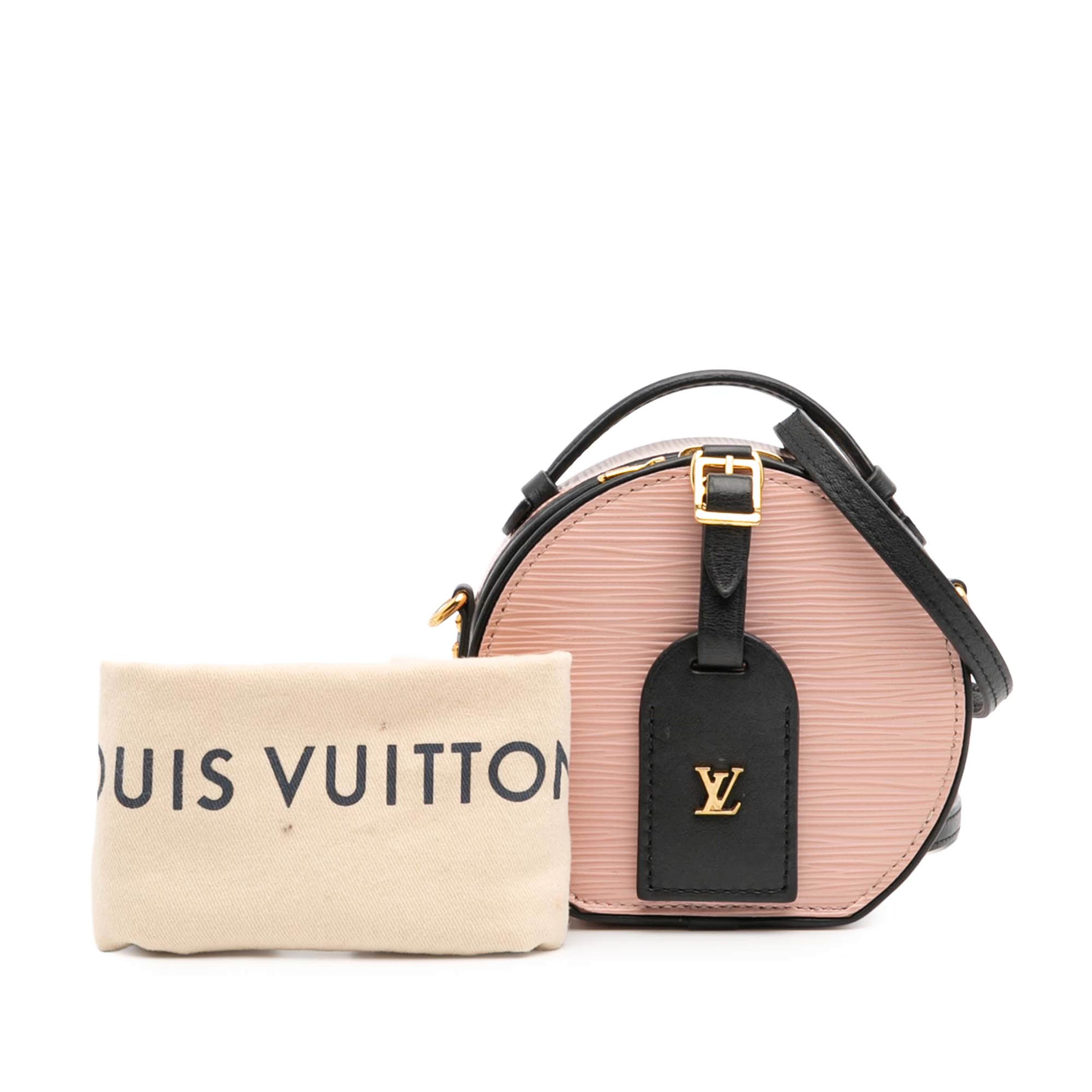 Louis Vuitton Epi Mini Boite Chapeau, från Luxclusif, i färgen rosa. Klicka för att öppna bilden i stort format