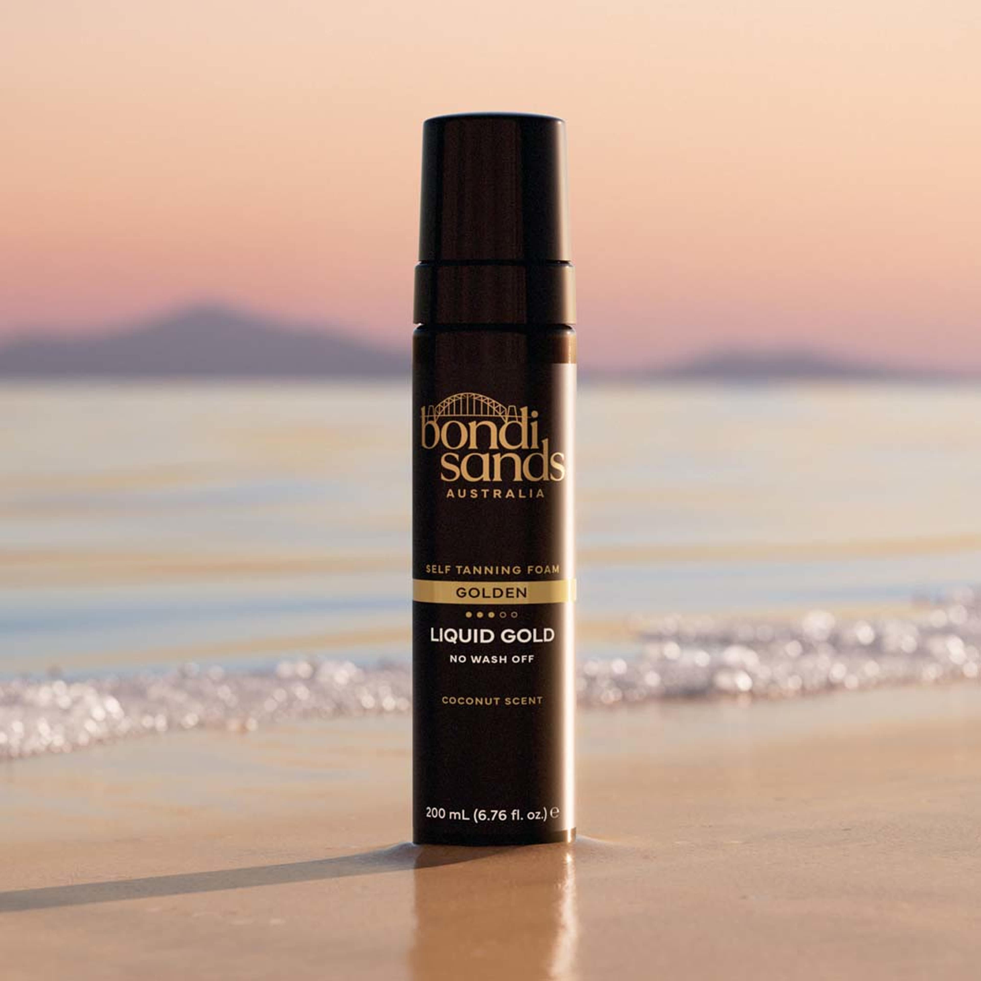 Liquid Gold Foam, från Bondi Sands, i färgen 200 Ml. Klicka för att öppna bilden i stort format