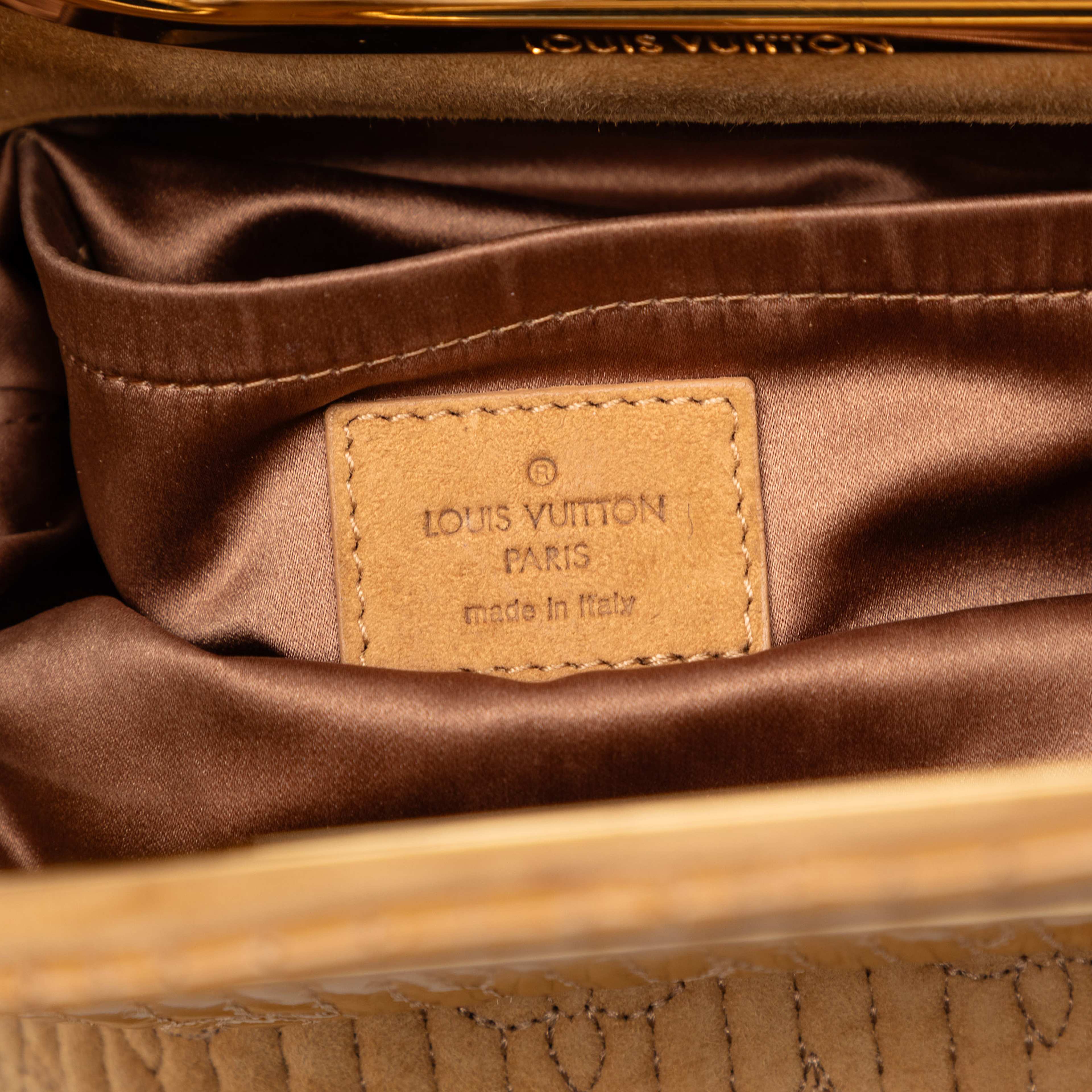 Louis Vuitton Monogram Motard After Dark, från Luxclusif, i färgen brown. Klicka för att öppna bilden i stort format