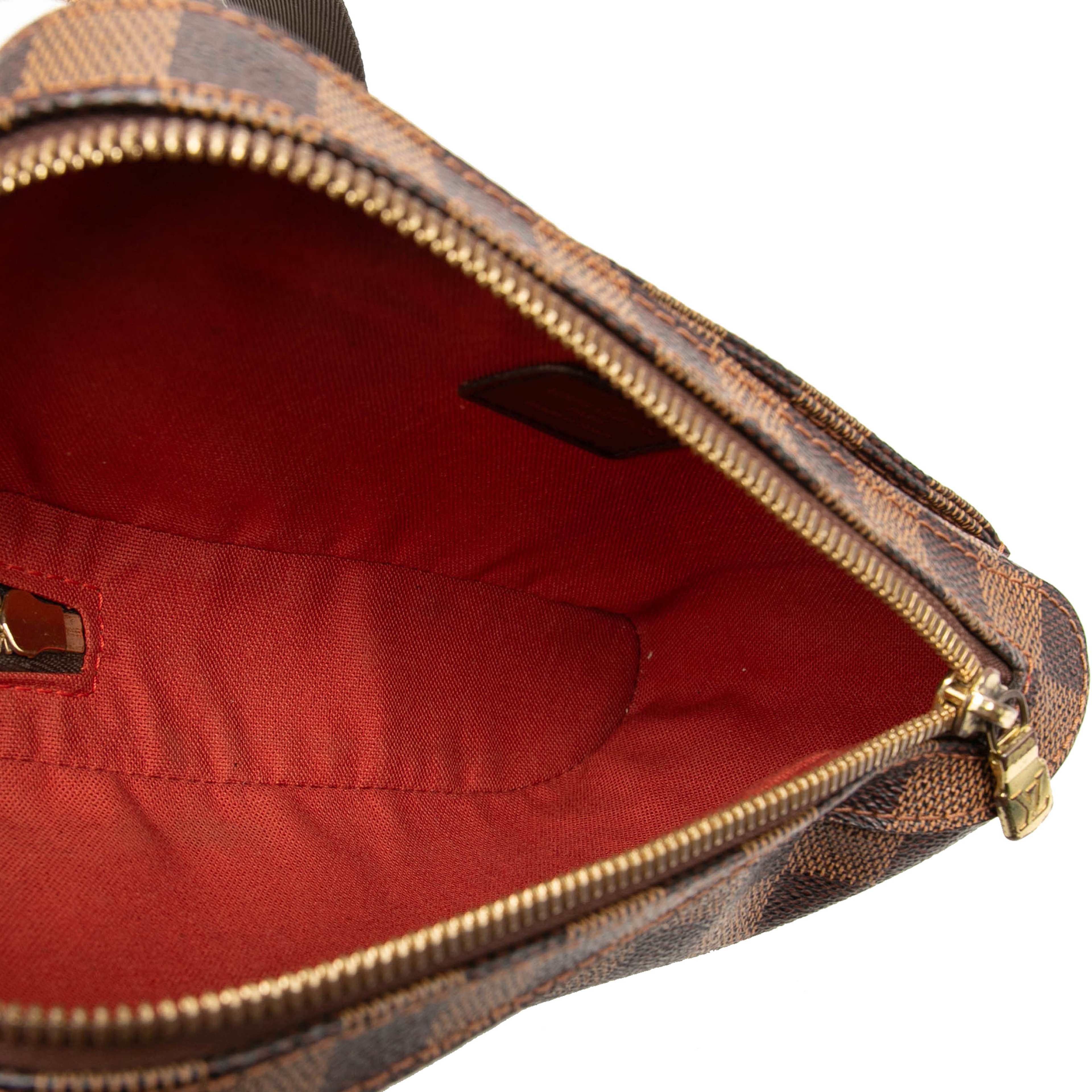 Louis Vuitton Damier Ebene Geronimos, från Luxclusif, i färgen brun. Klicka för att öppna bilden i stort format