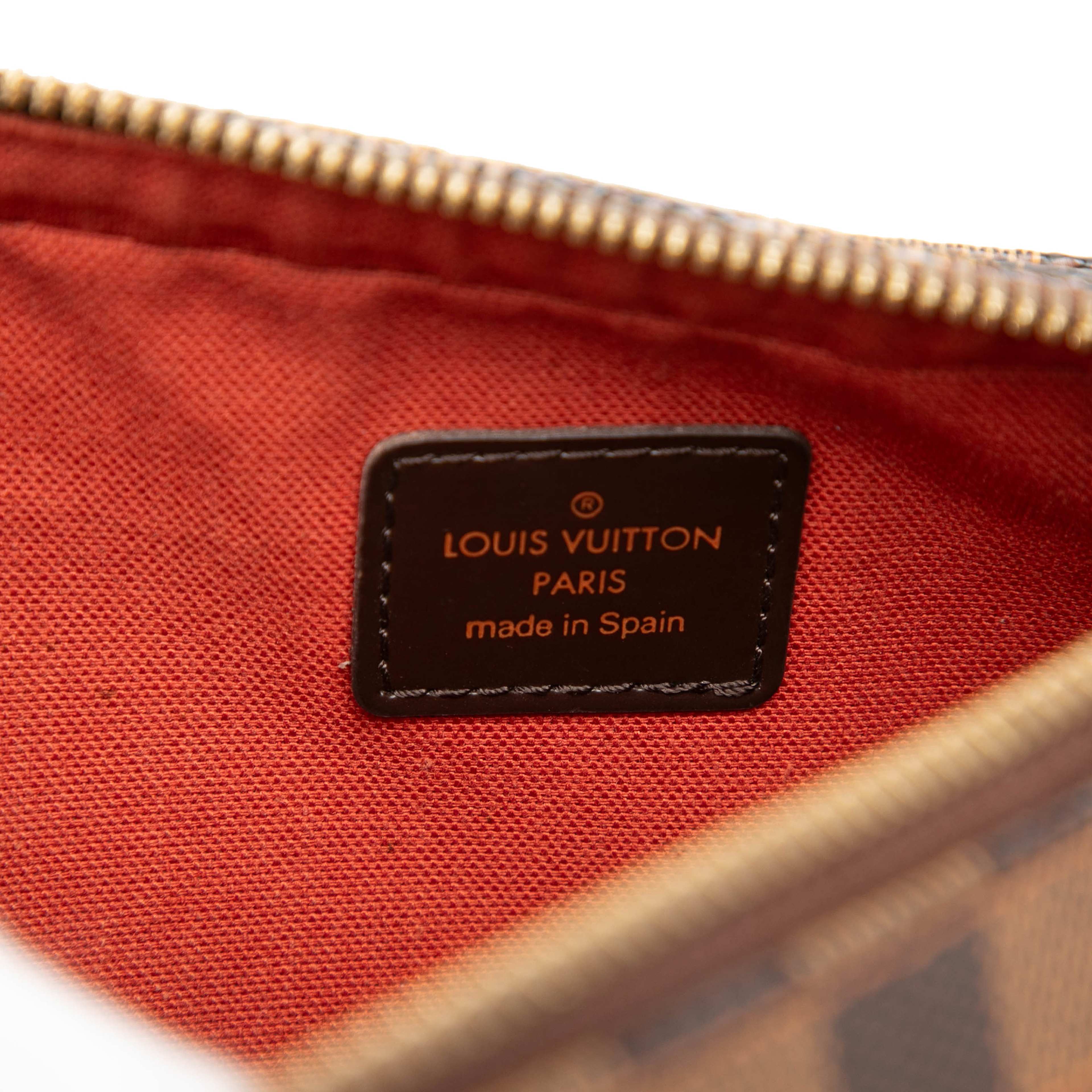 Louis Vuitton Damier Ebene Geronimos, från Luxclusif, i färgen brun. Klicka för att öppna bilden i stort format