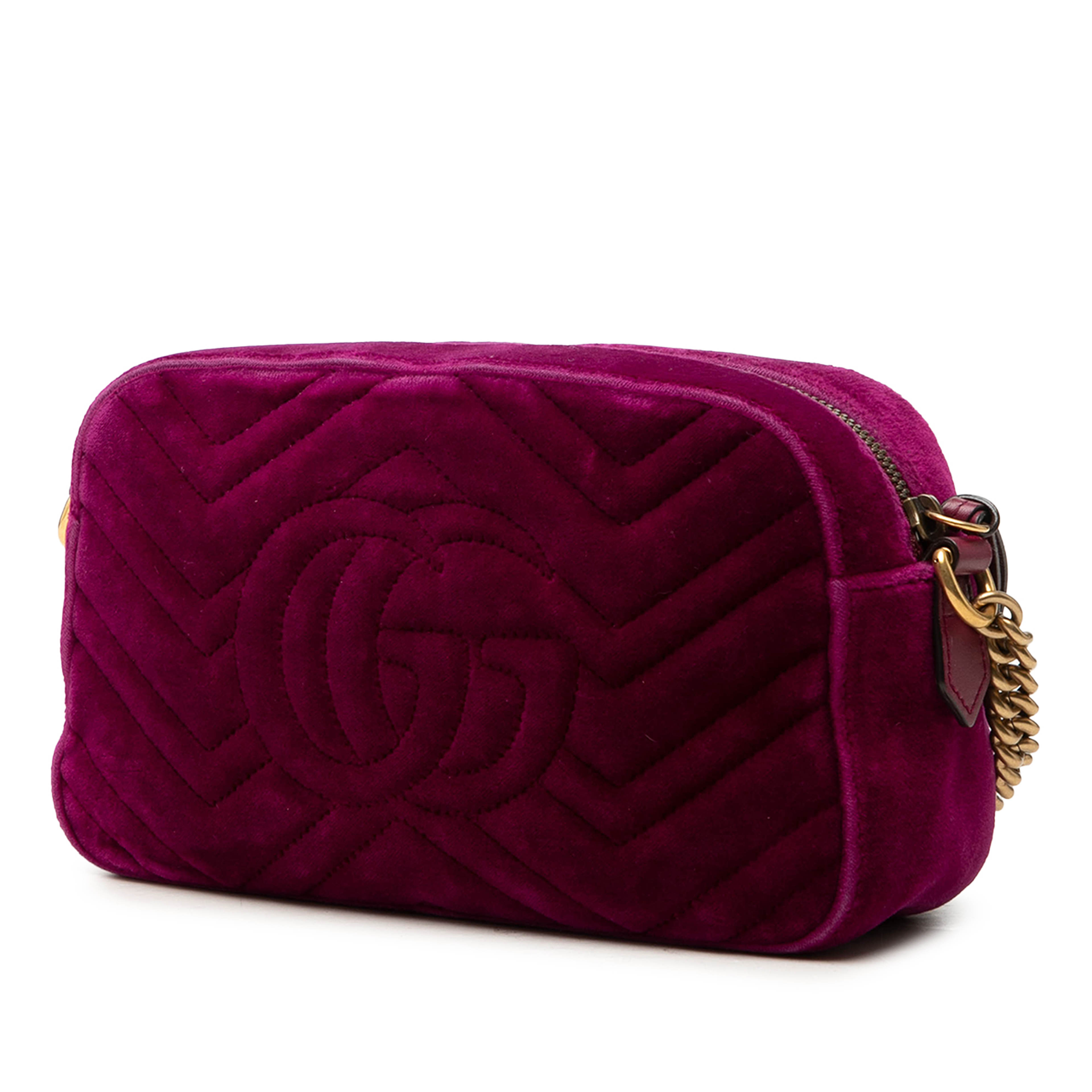 Gucci Small Gg Marmont Matelasse Velvet Crossbody, från Luxclusif, i färgen purpur. Klicka för att öppna bilden i stort format