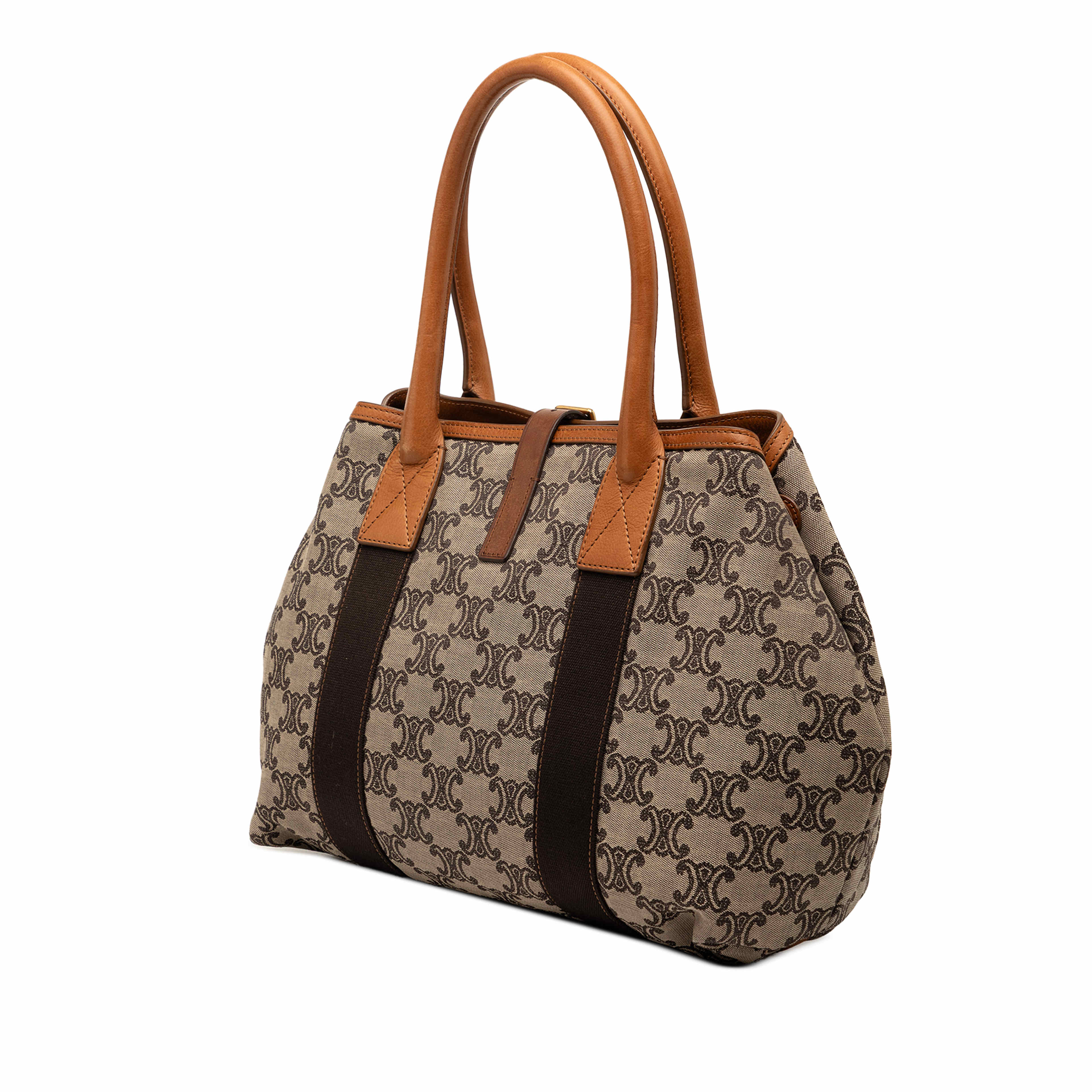 Celine Macadam Canvas Tote, från Luxclusif, i färgen beige. Klicka för att öppna bilden i stort format