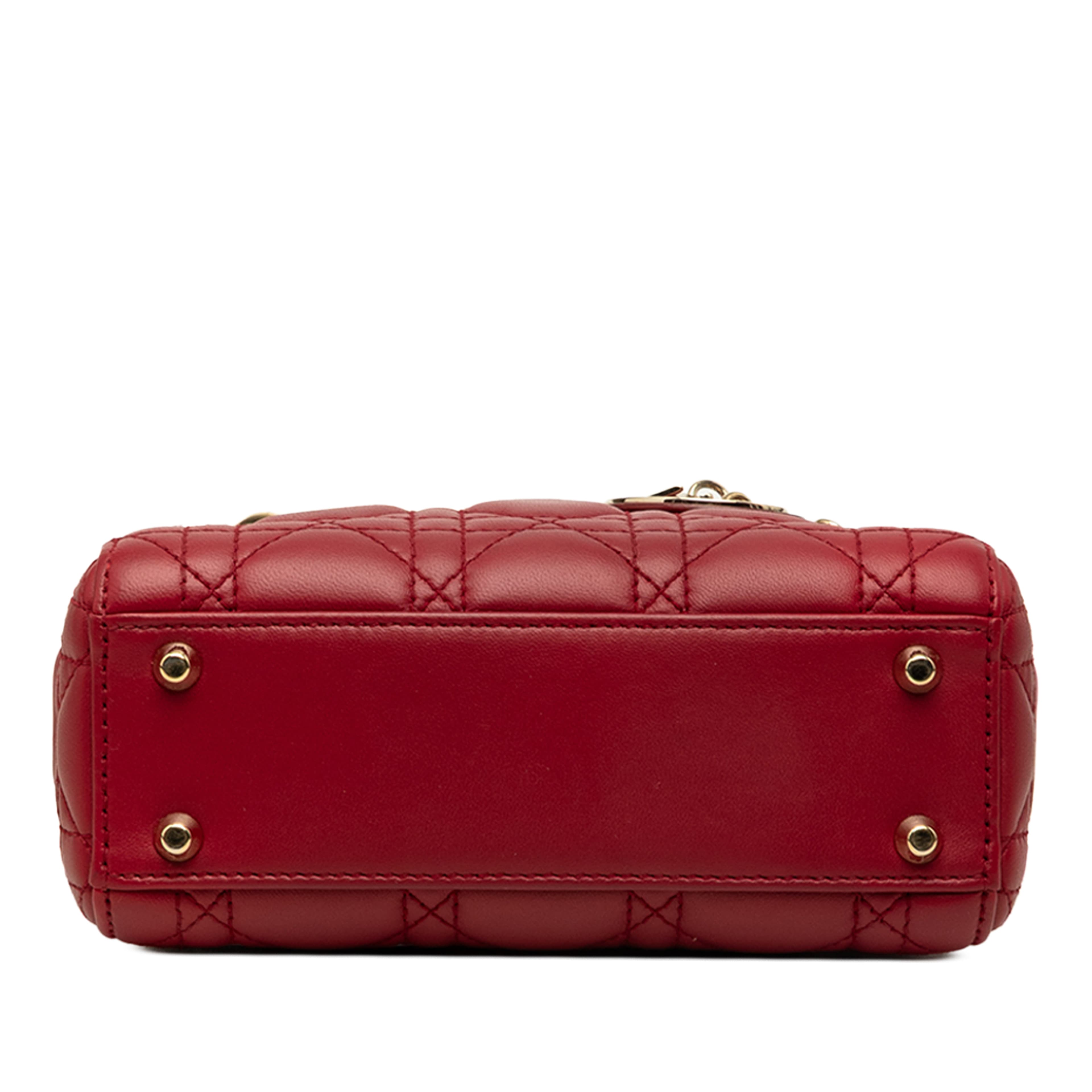 Dior Mini Lambskin Cannage Lady Dior, från Luxclusif, i färgen röd. Klicka för att öppna bilden i stort format