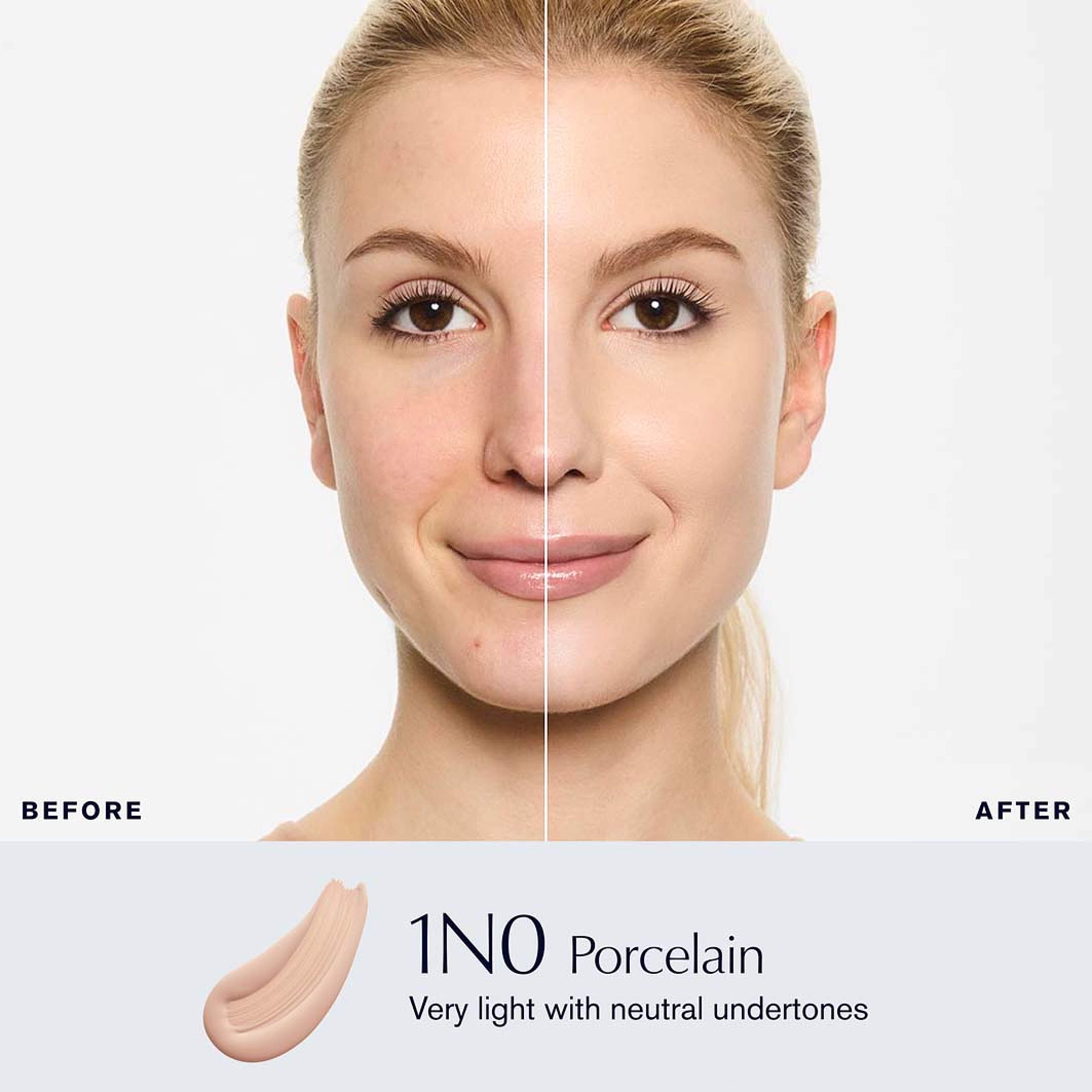 Double Wear Stay-In-Place Makeup SPF10, från Estée Lauder, i färgen 1n0 Porcelain. Klicka för att öppna bilden i stort format