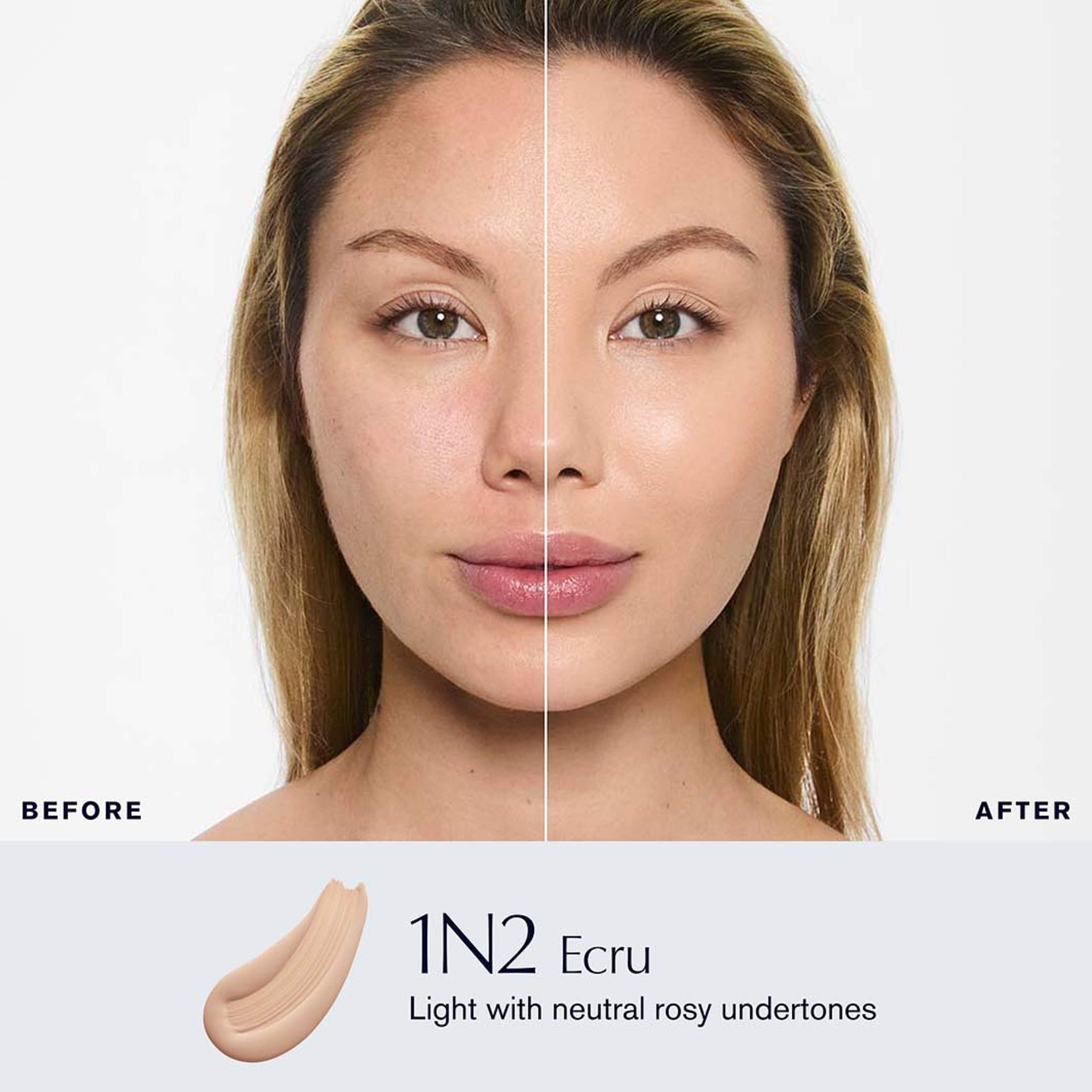 Double Wear Stay-In-Place Makeup SPF10, från Estée Lauder, i färgen 1n2 Ecru. Klicka för att öppna bilden i stort format