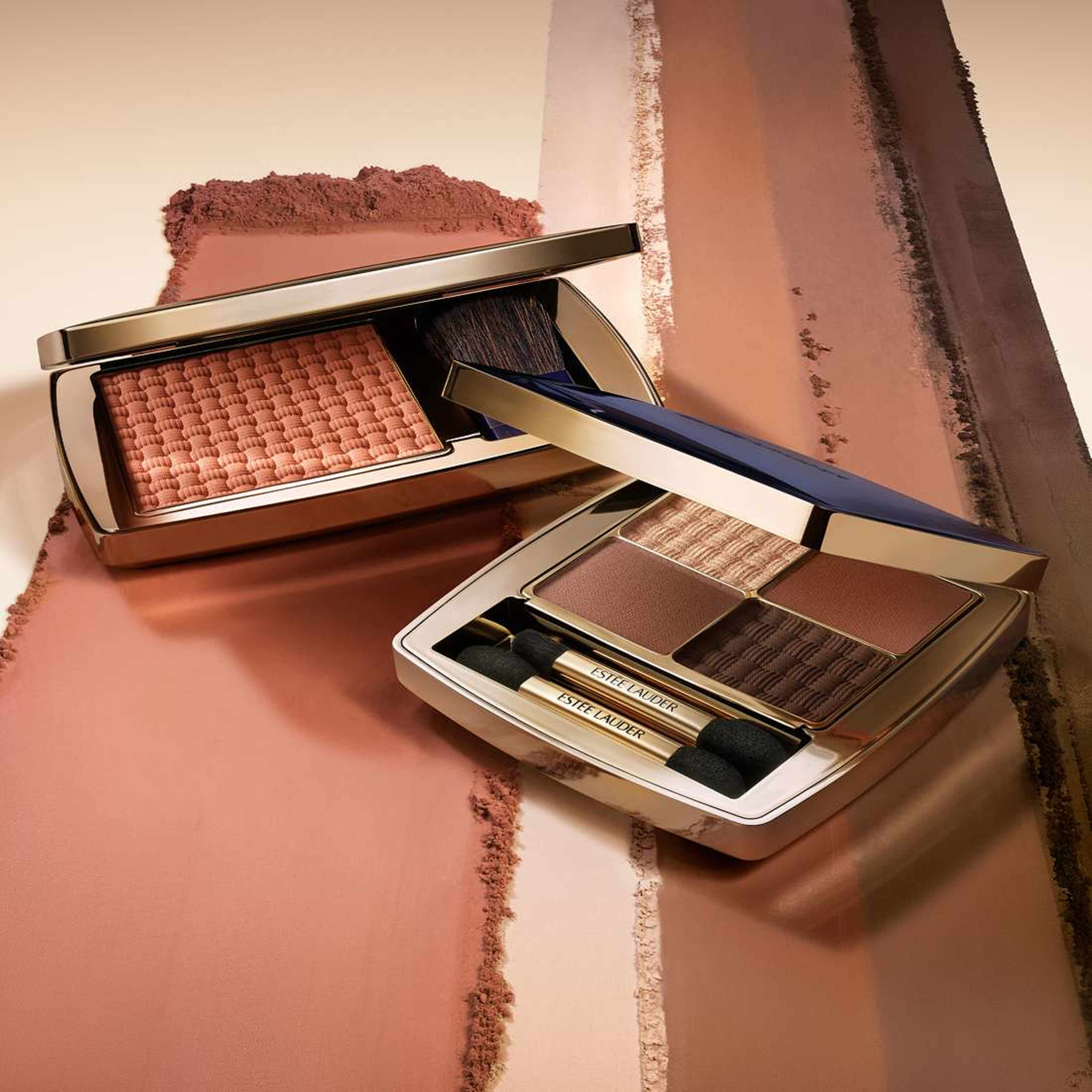 The Sculpting Blush, från Estée Lauder, i färgen Eccentric Amber. Klicka för att öppna bilden i stort format