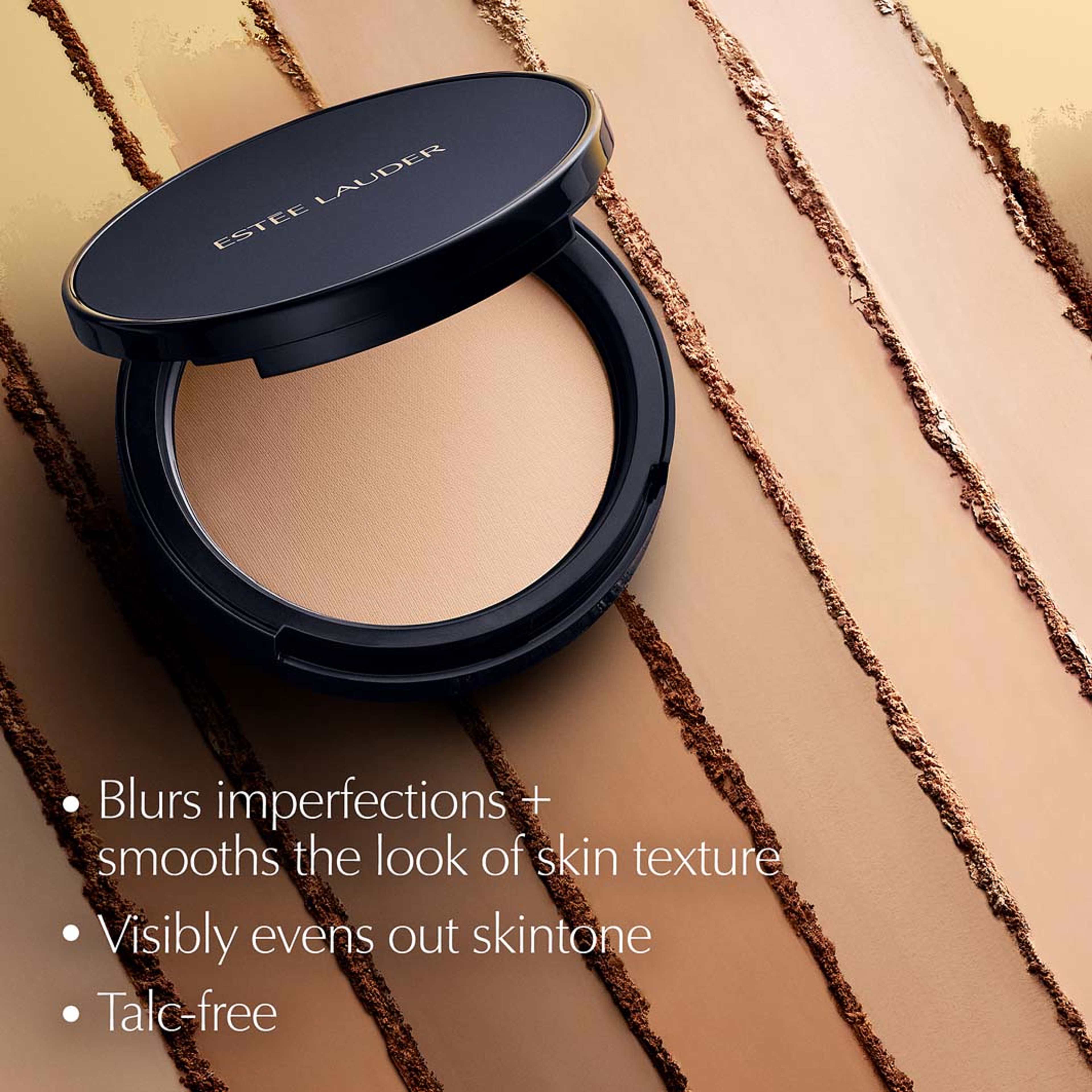 Double Wear Stay-In-Place Matte Setting Powder Veil, från Estée Lauder, i färgen Translucent Tan. Klicka för att öppna bilden i stort format