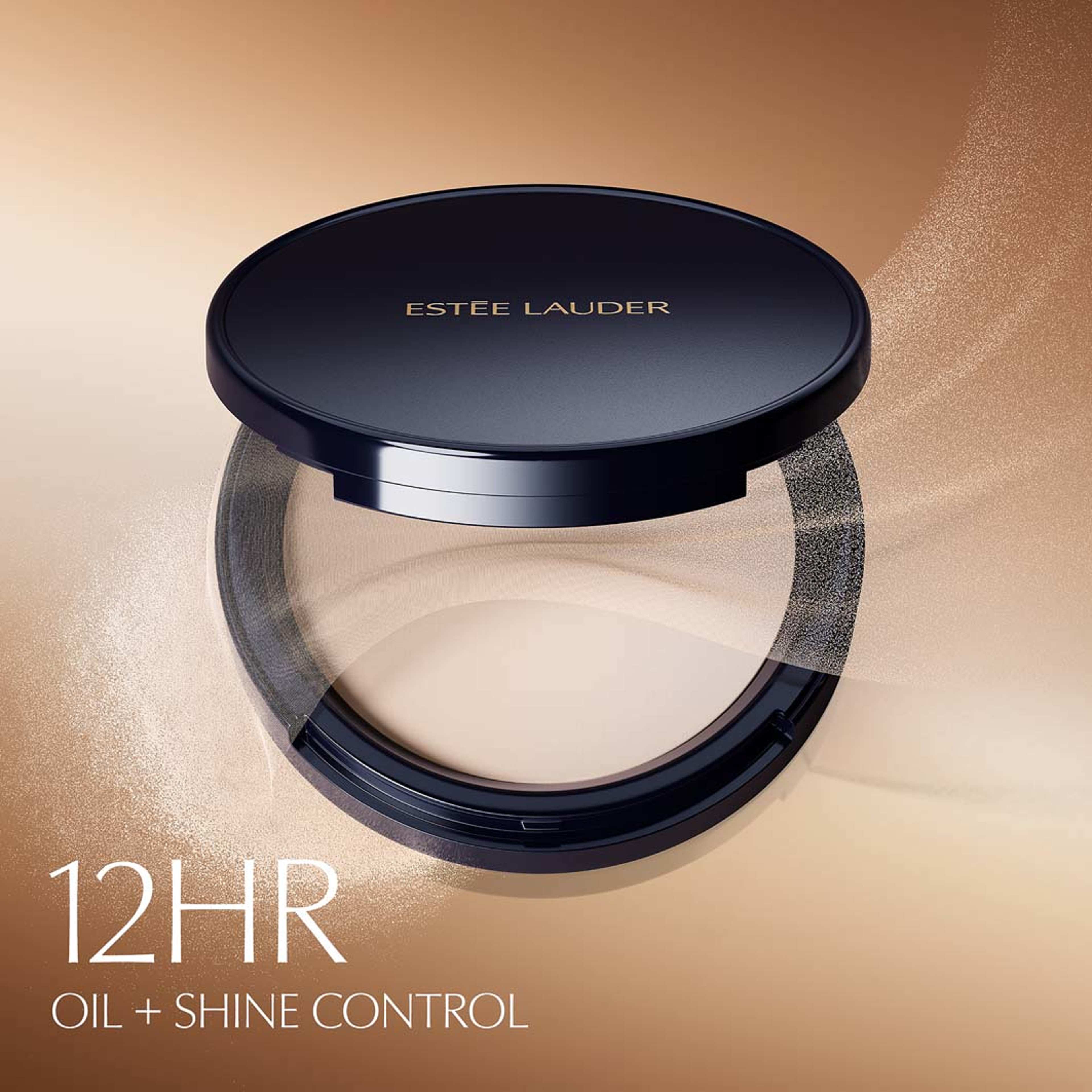Double Wear Stay-In-Place Matte Setting Powder Veil, från Estée Lauder, i färgen Translucent Deep. Klicka för att öppna bilden i stort format