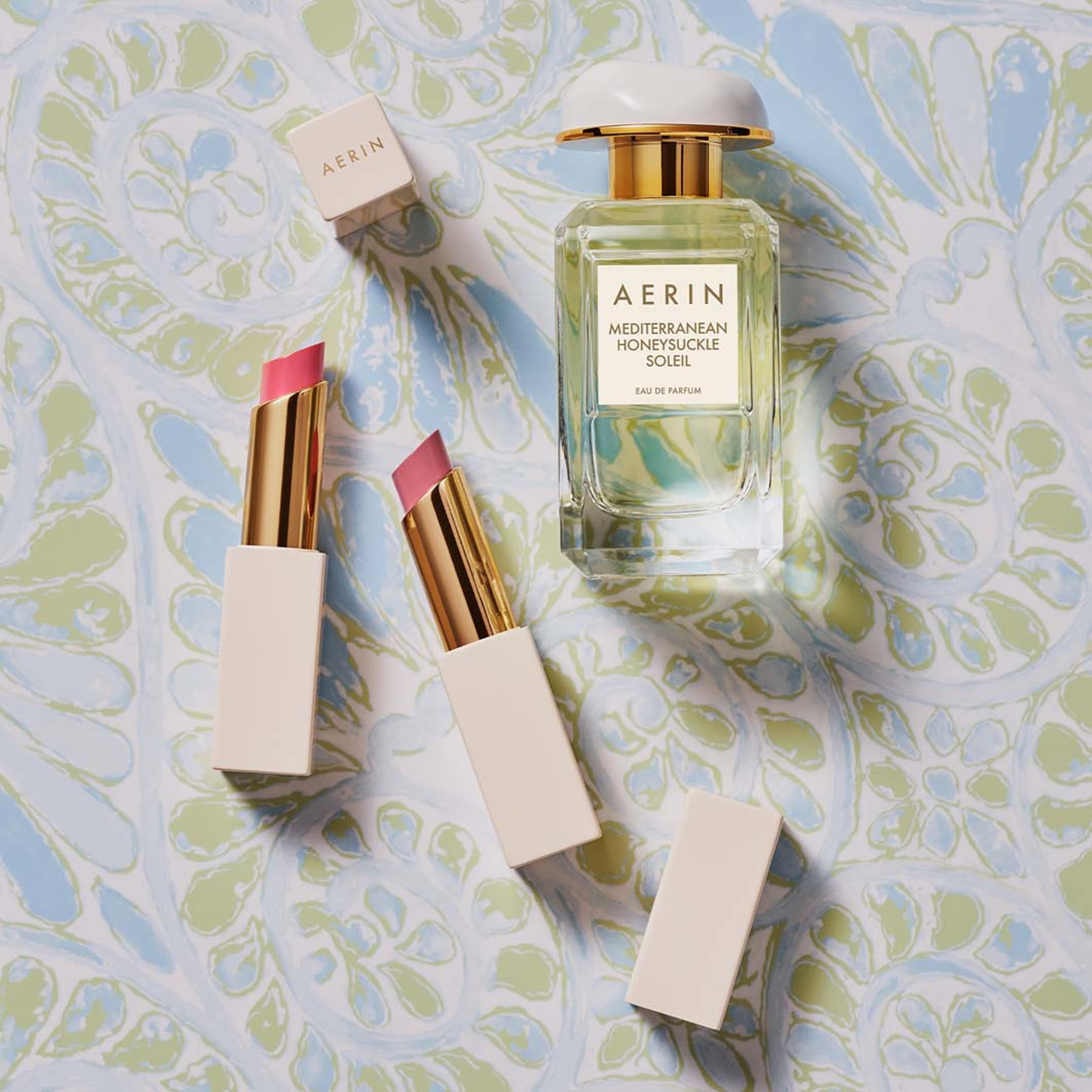 Aerin Tinted Lip Balm, från Aerin, i färgen Dusty Rose. Klicka för att öppna bilden i stort format