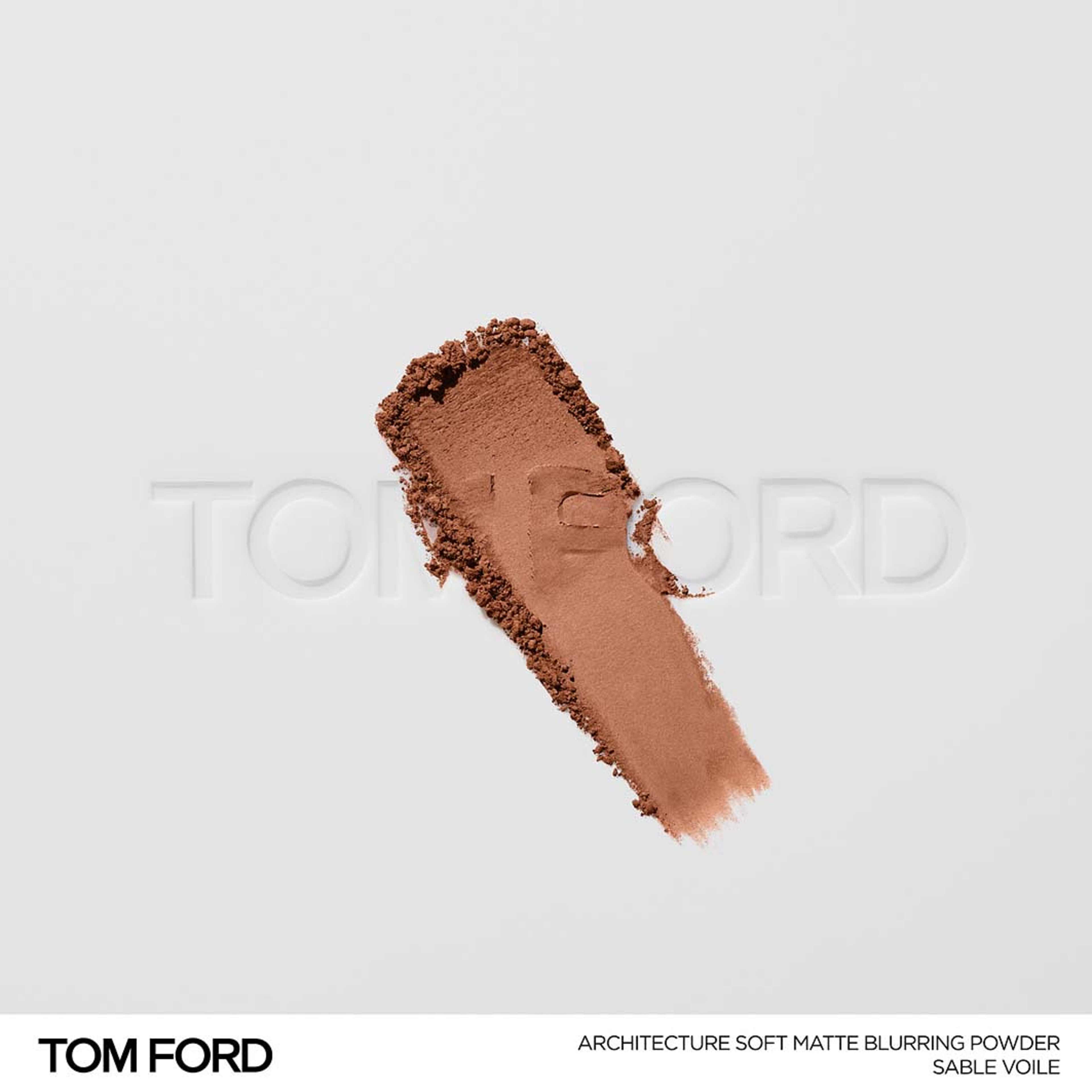 Architecture Soft Matte Blurring Powder, från Tom Ford, i färgen Sable Voile. Klicka för att öppna bilden i stort format