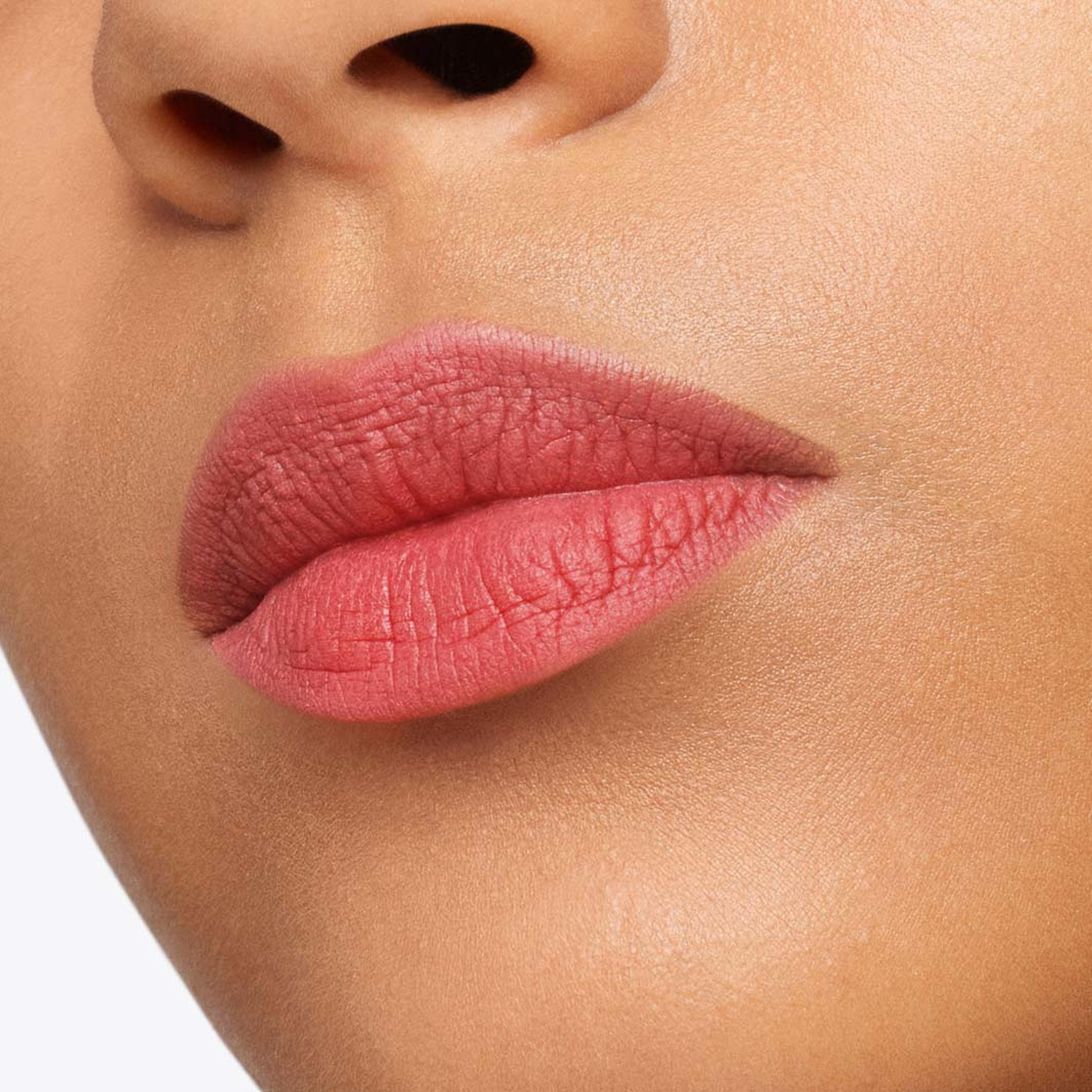 Liquid Lip Luxe Matte Lipstick, från Tom Ford, i färgen Apricotique. Klicka för att öppna bilden i stort format