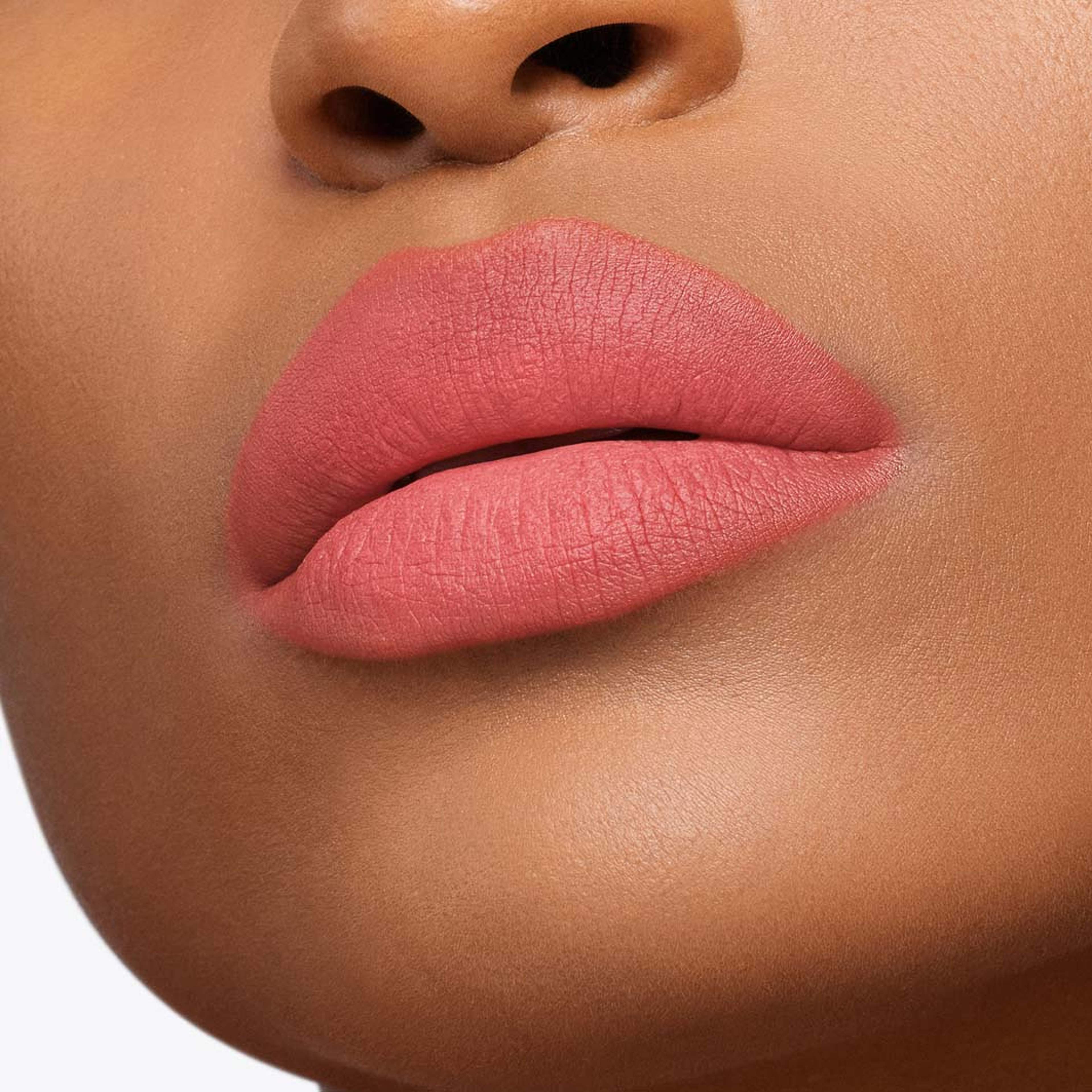 Liquid Lip Luxe Matte Lipstick, från Tom Ford, i färgen Apricotique. Klicka för att öppna bilden i stort format