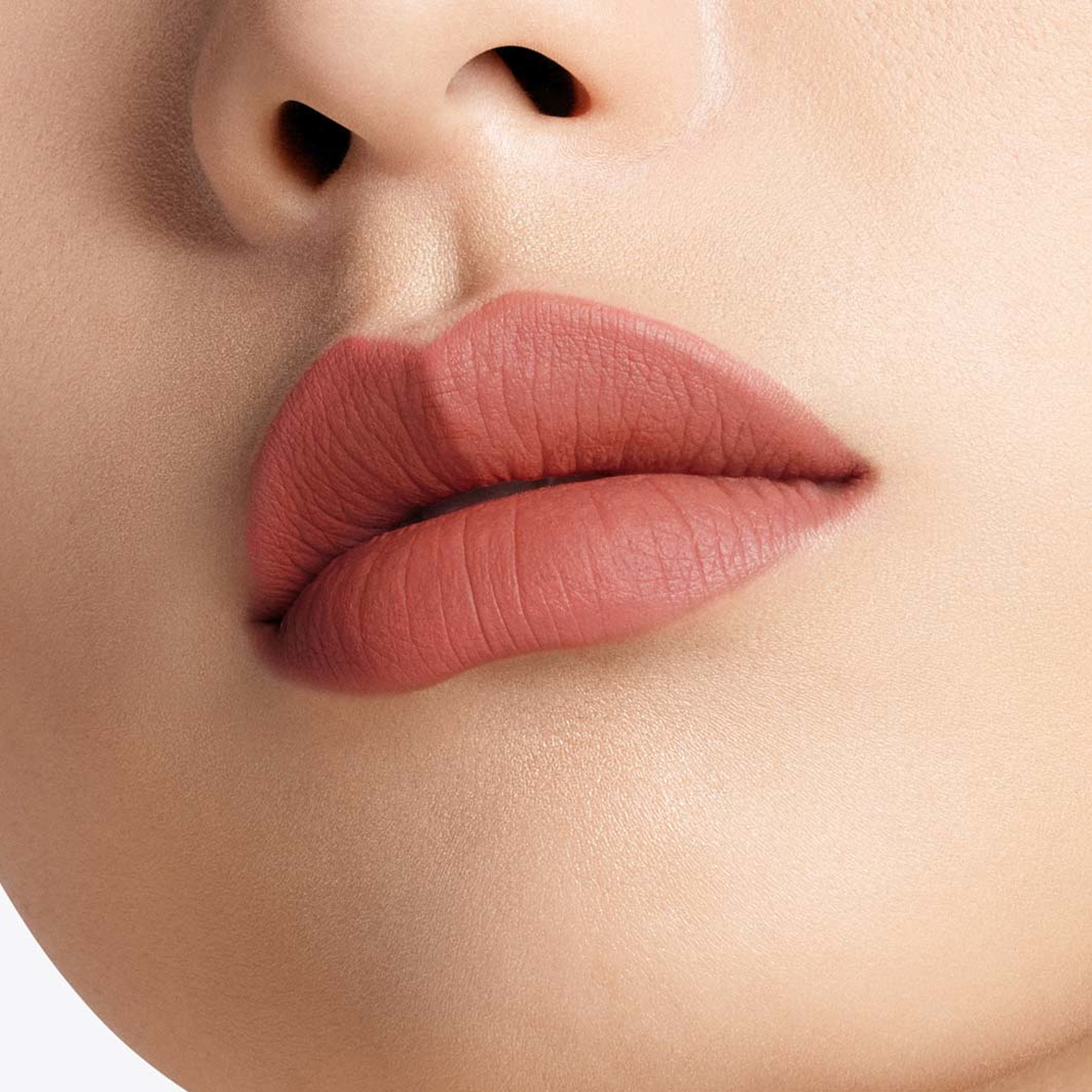 Liquid Lip Luxe Matte Lipstick, från Tom Ford, i färgen Burnt Peach. Klicka för att öppna bilden i stort format
