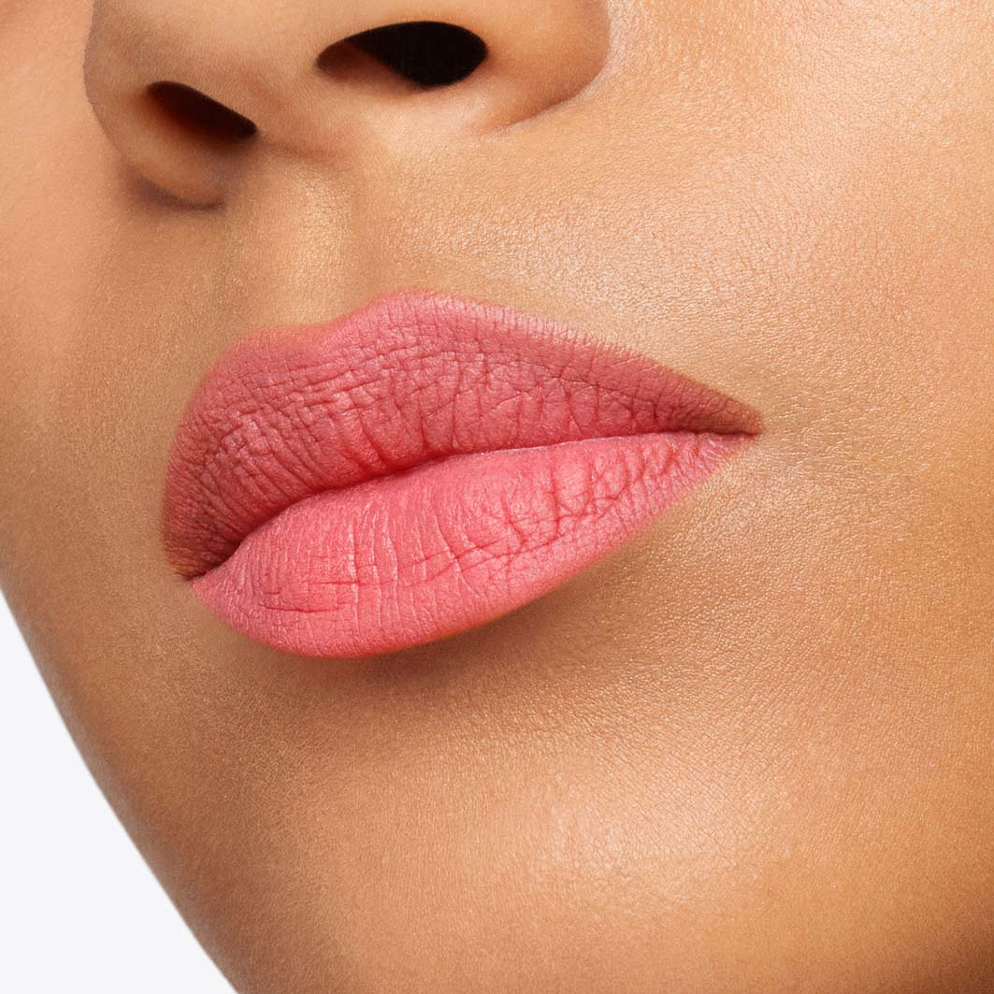 Liquid Lip Luxe Matte Lipstick, från Tom Ford, i färgen Coral Honey. Klicka för att öppna bilden i stort format
