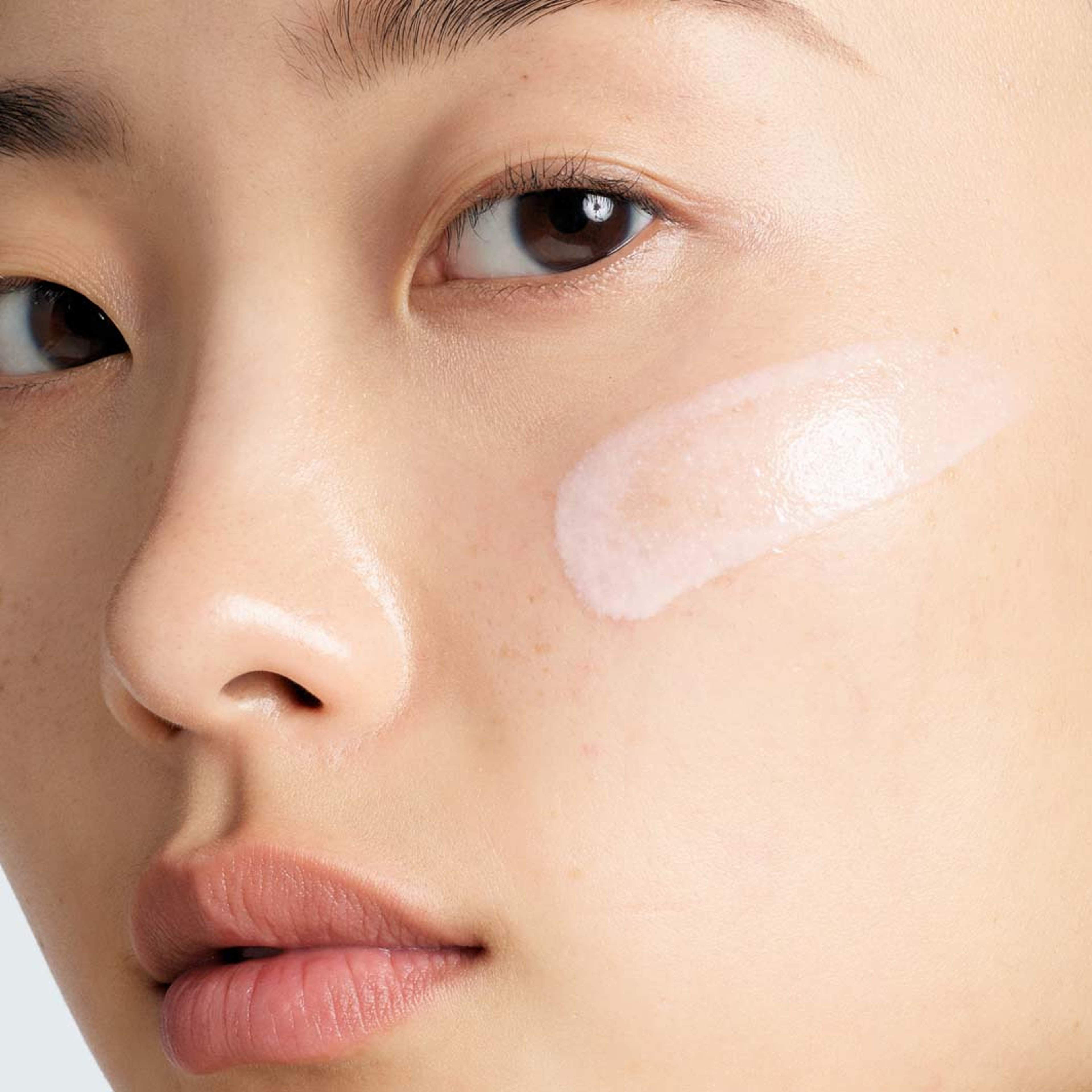 Soleil Face Illuminator, från Tom Ford, i färgen Dawn Light. Klicka för att öppna bilden i stort format