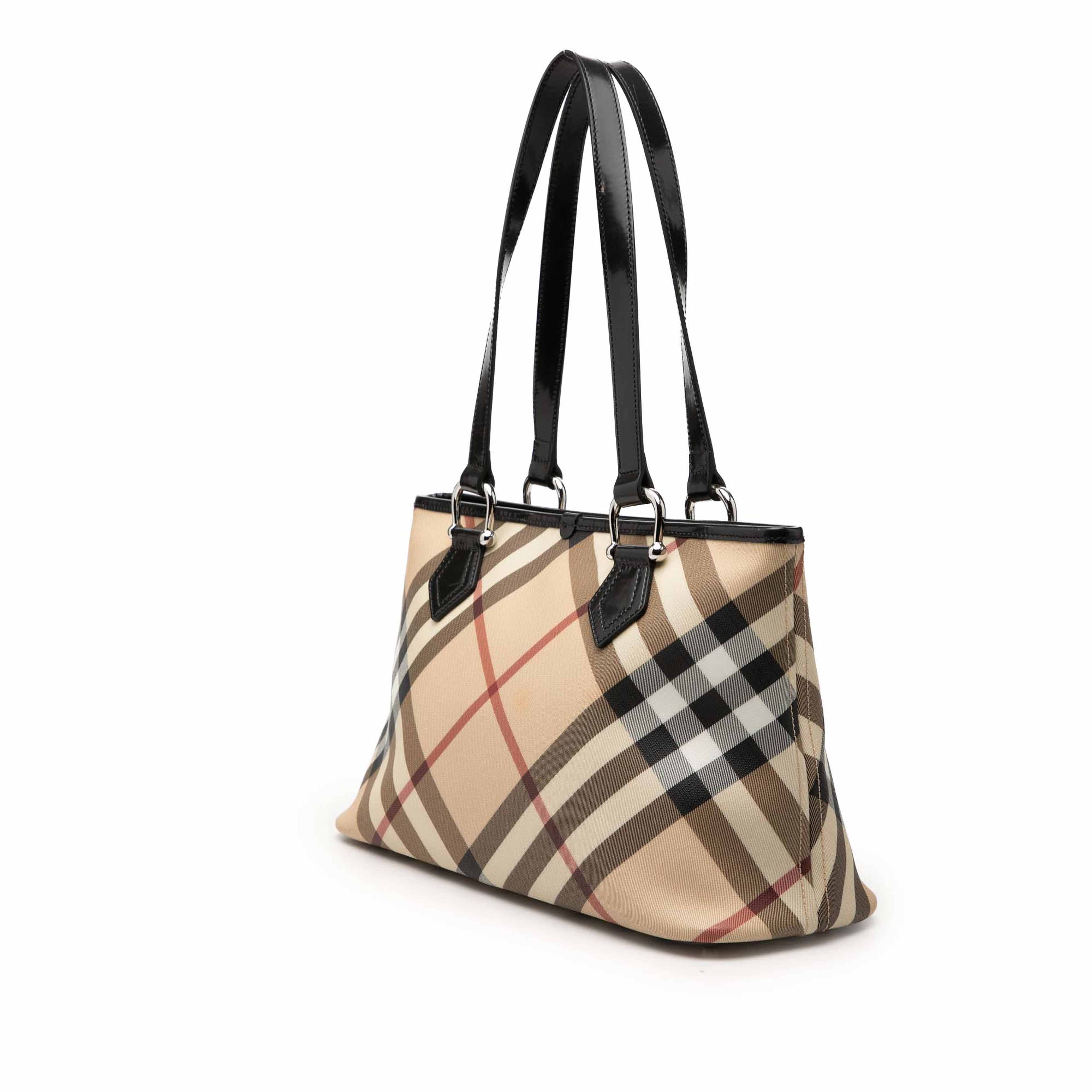 Burberry Supernova Check Coated Canvas Tote, från Luxclusif, i färgen beige. Klicka för att öppna bilden i stort format