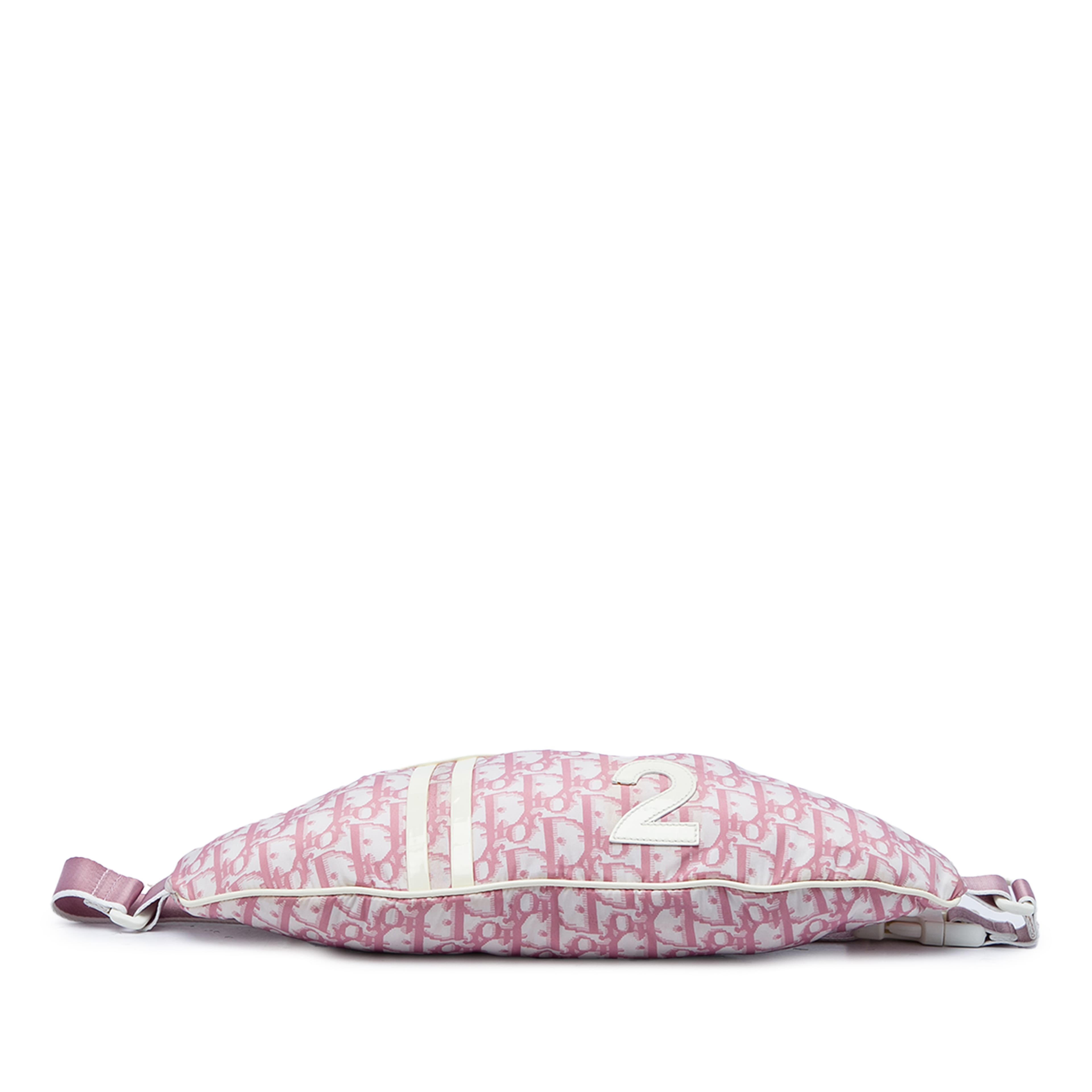 Dior Diorissimo Trotter Nylon No 2 Belt Bag, från Luxclusif, i färgen rosa. Klicka för att öppna bilden i stort format