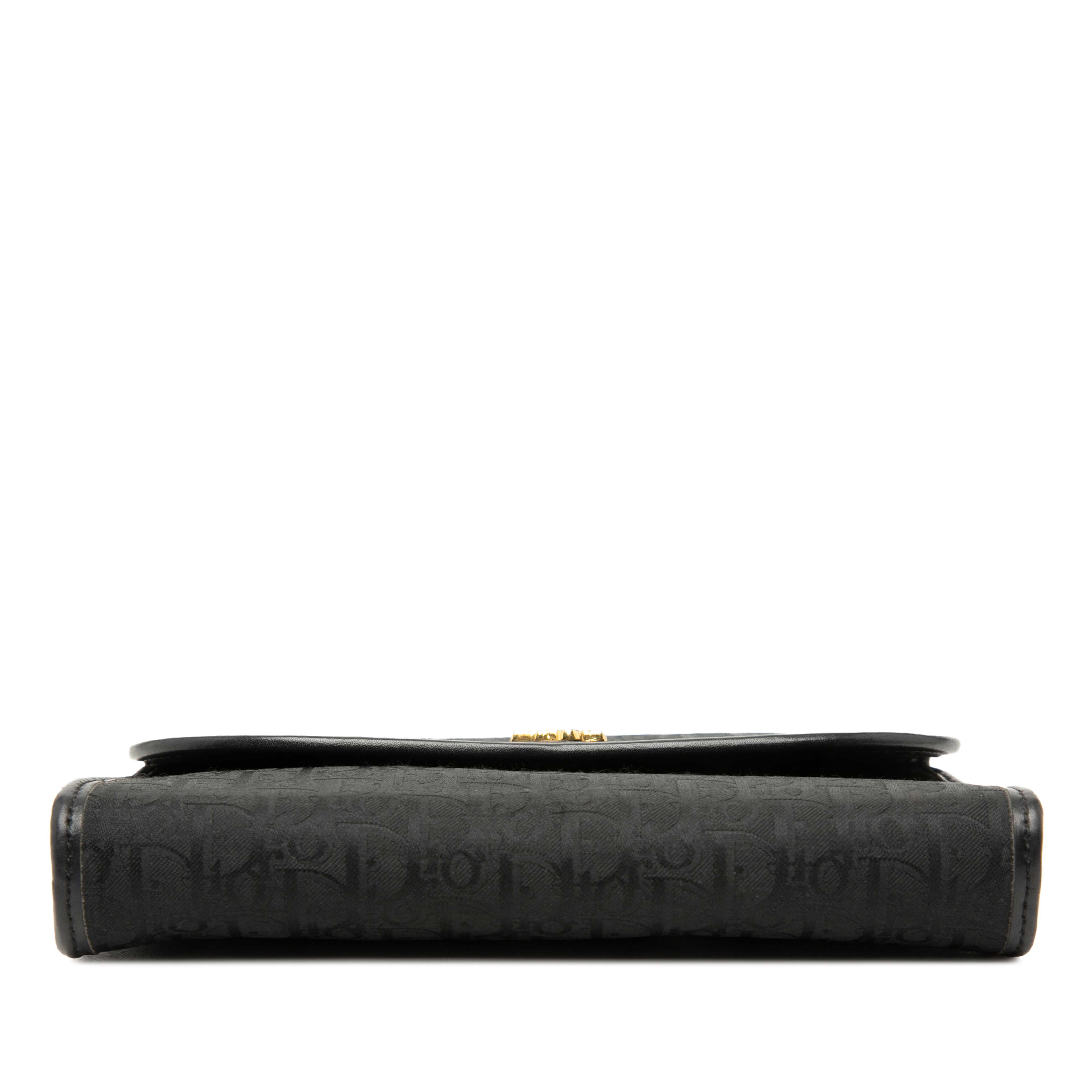 Dior Diorissimo Trotter Canvas Chain Crossbody, från Luxclusif, i färgen black. Klicka för att öppna bilden i stort format