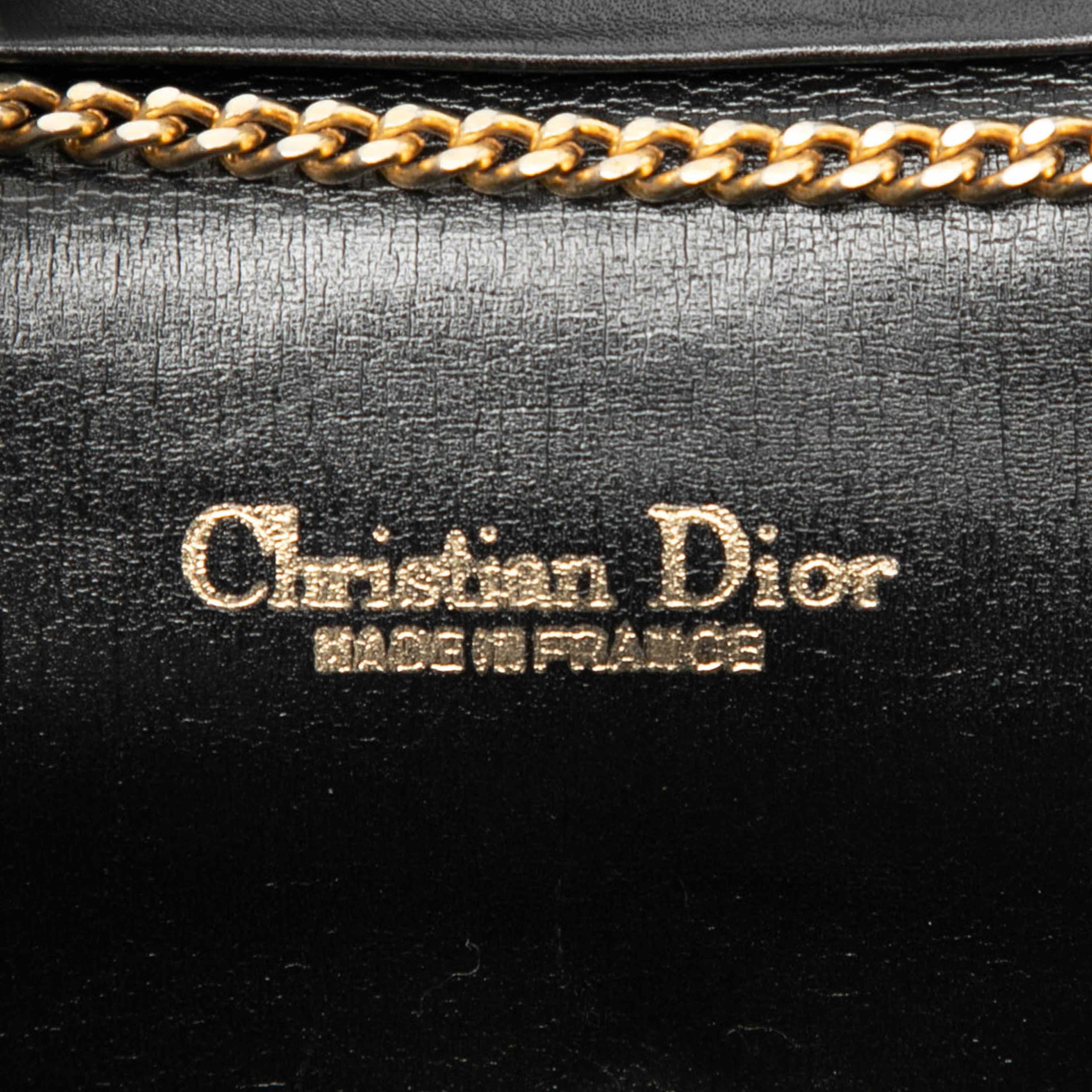 Dior Diorissimo Trotter Canvas Chain Crossbody, från Luxclusif, i färgen black. Klicka för att öppna bilden i stort format