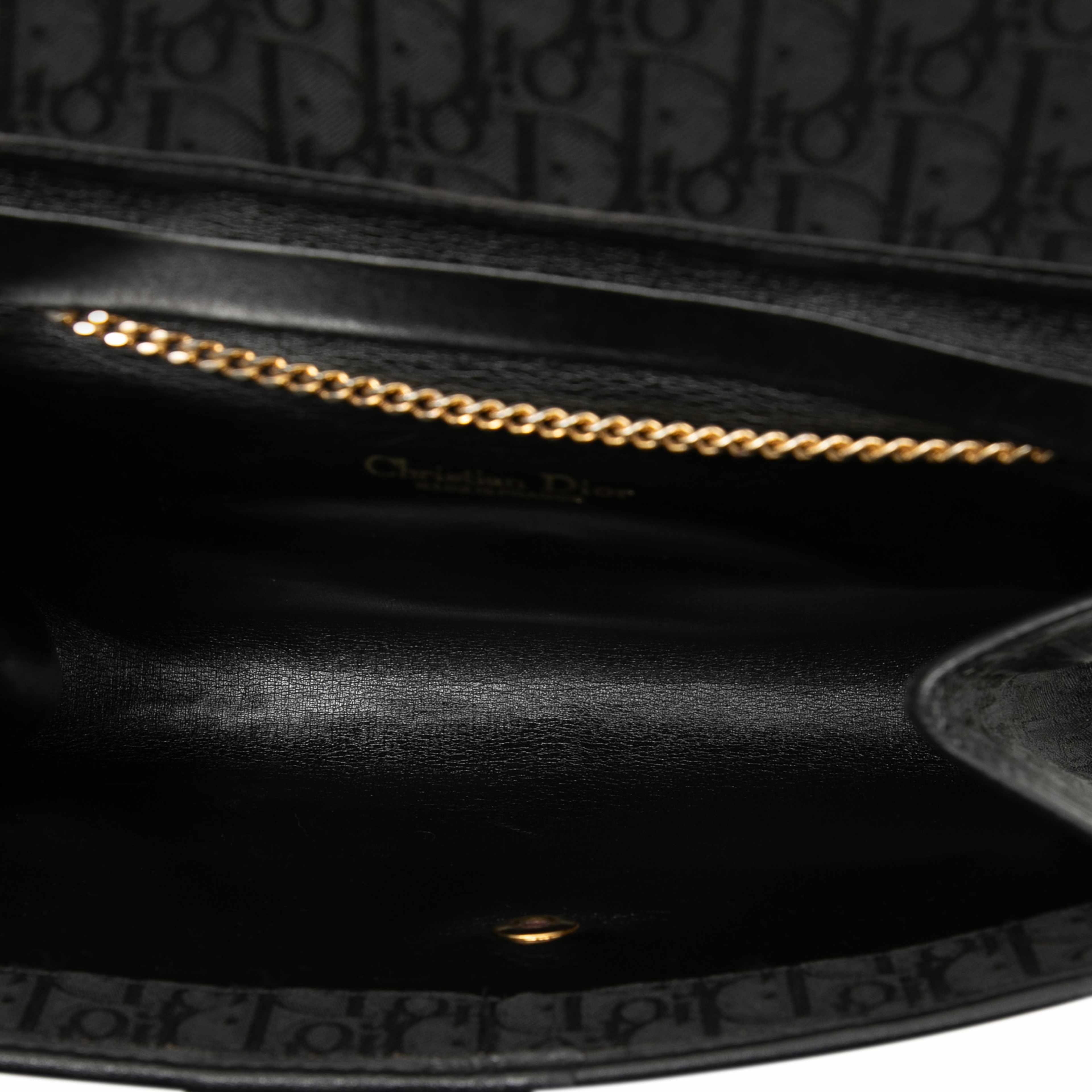 Dior Diorissimo Trotter Canvas Chain Crossbody, från Luxclusif, i färgen black. Klicka för att öppna bilden i stort format