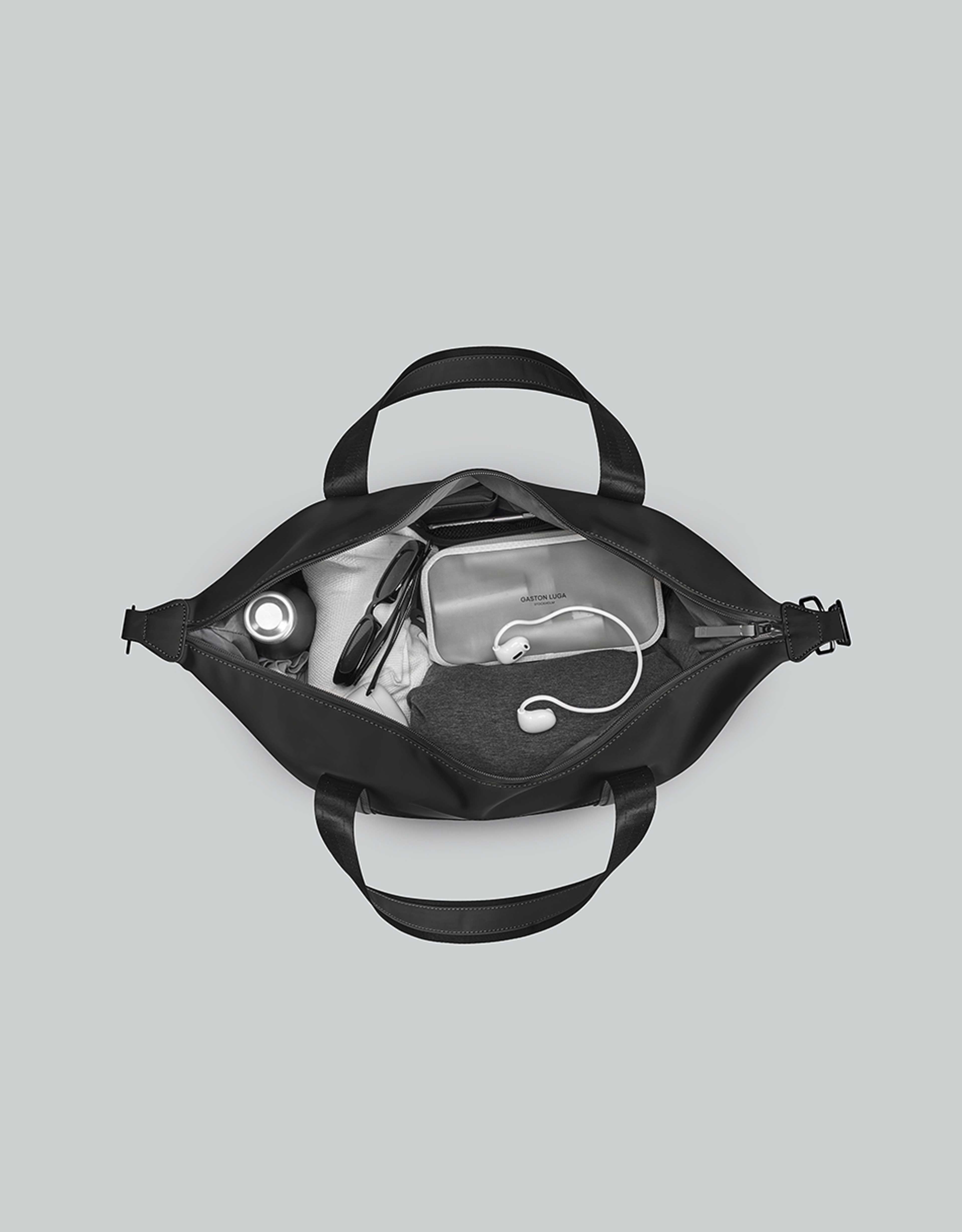 Däsh Weekender 2.0 Small, från Gaston Luga, i färgen black. Klicka för att öppna bilden i stort format