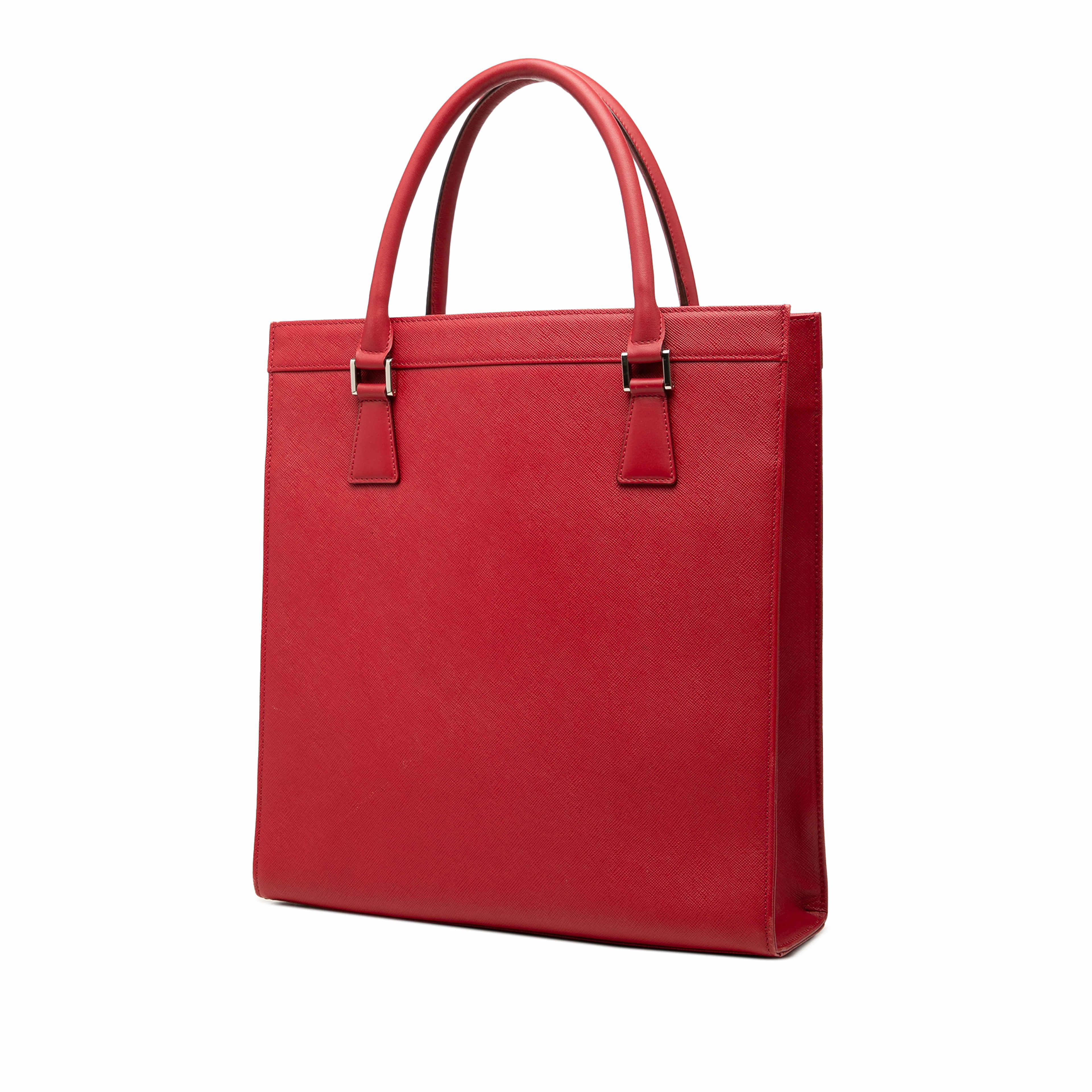 Burberry Leather Tote, från Luxclusif, i färgen röd. Klicka för att öppna bilden i stort format