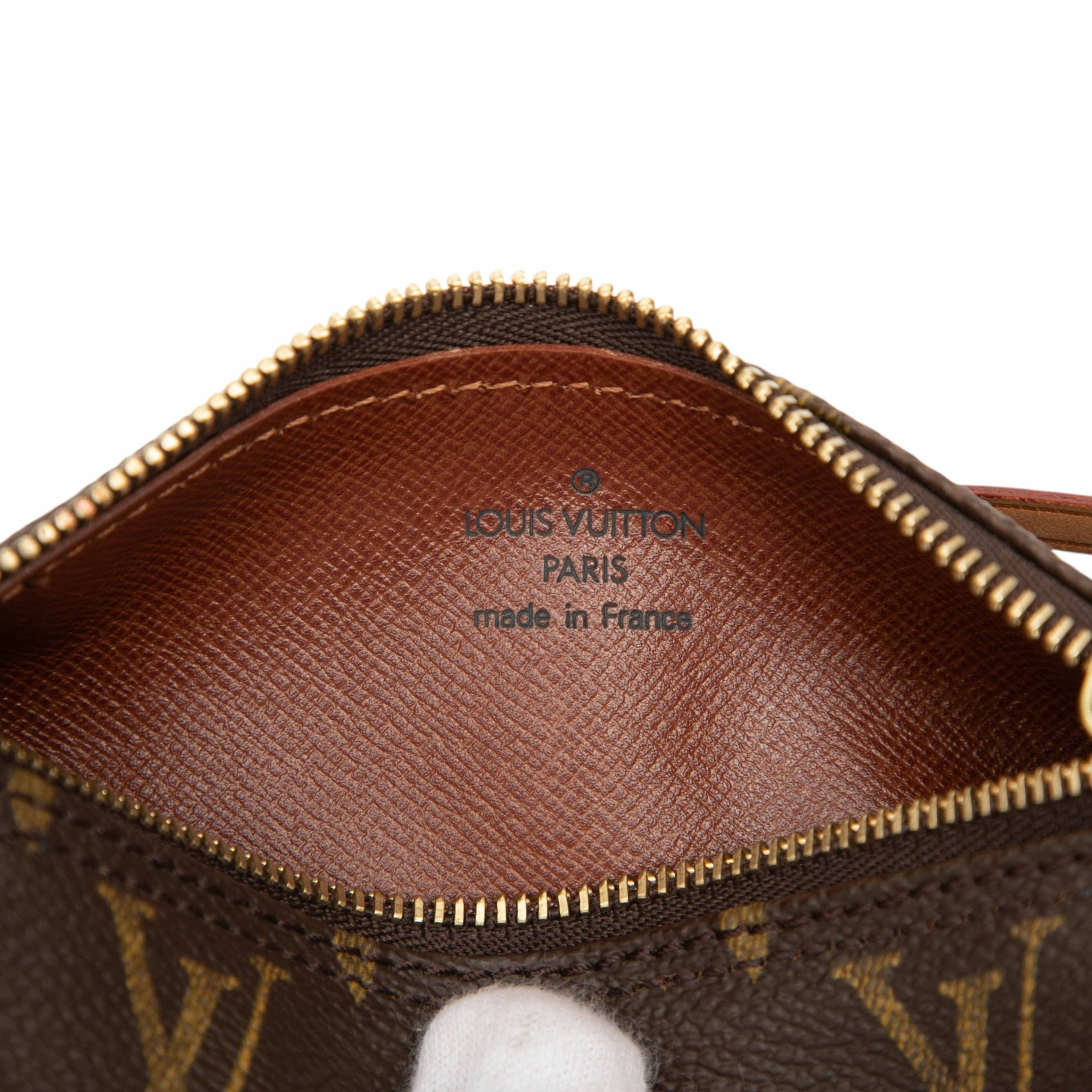 Louis Vuitton Monogram Papillon Pochette, från Luxclusif, i färgen brown. Klicka för att öppna bilden i stort format