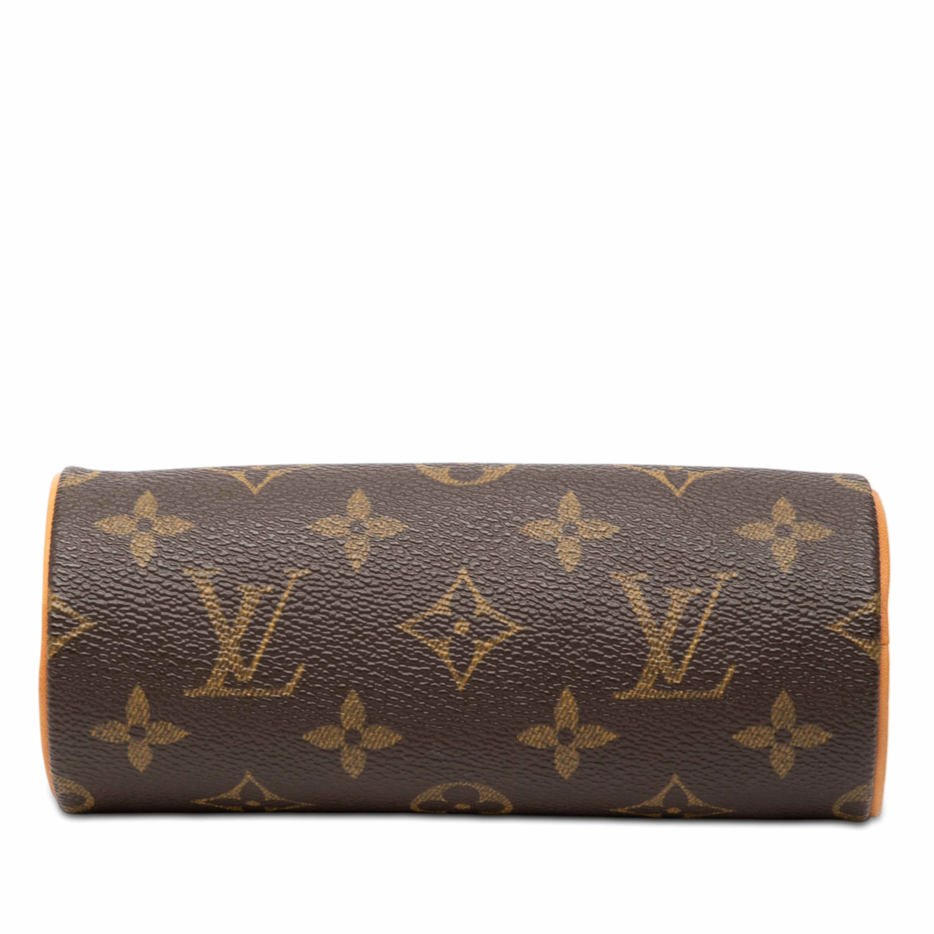 Louis Vuitton Monogram Papillon Pochette, från Luxclusif, i färgen brown. Klicka för att öppna bilden i stort format