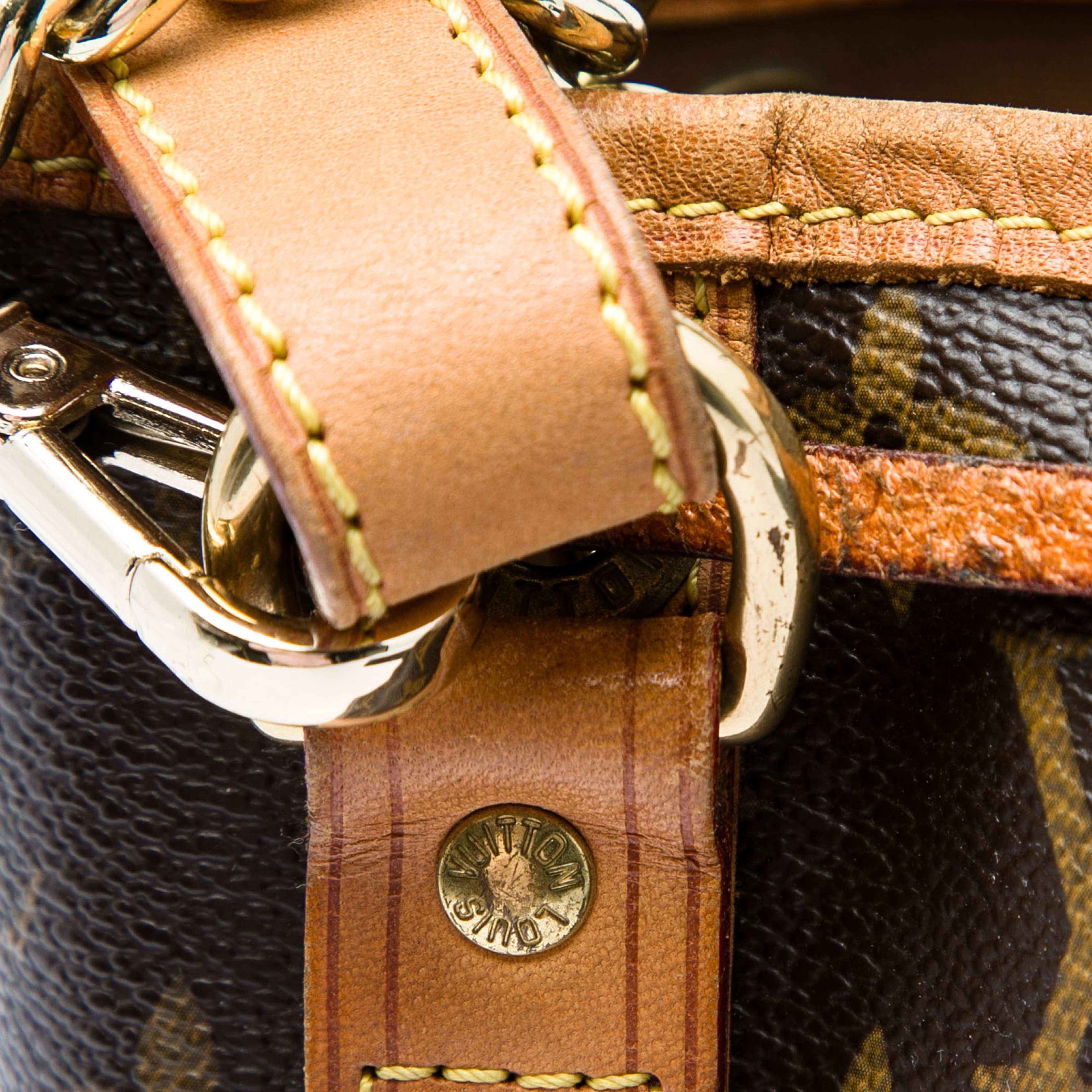 Louis Vuitton Monogram Petit Noe, från Luxclusif, i färgen brun. Klicka för att öppna bilden i stort format