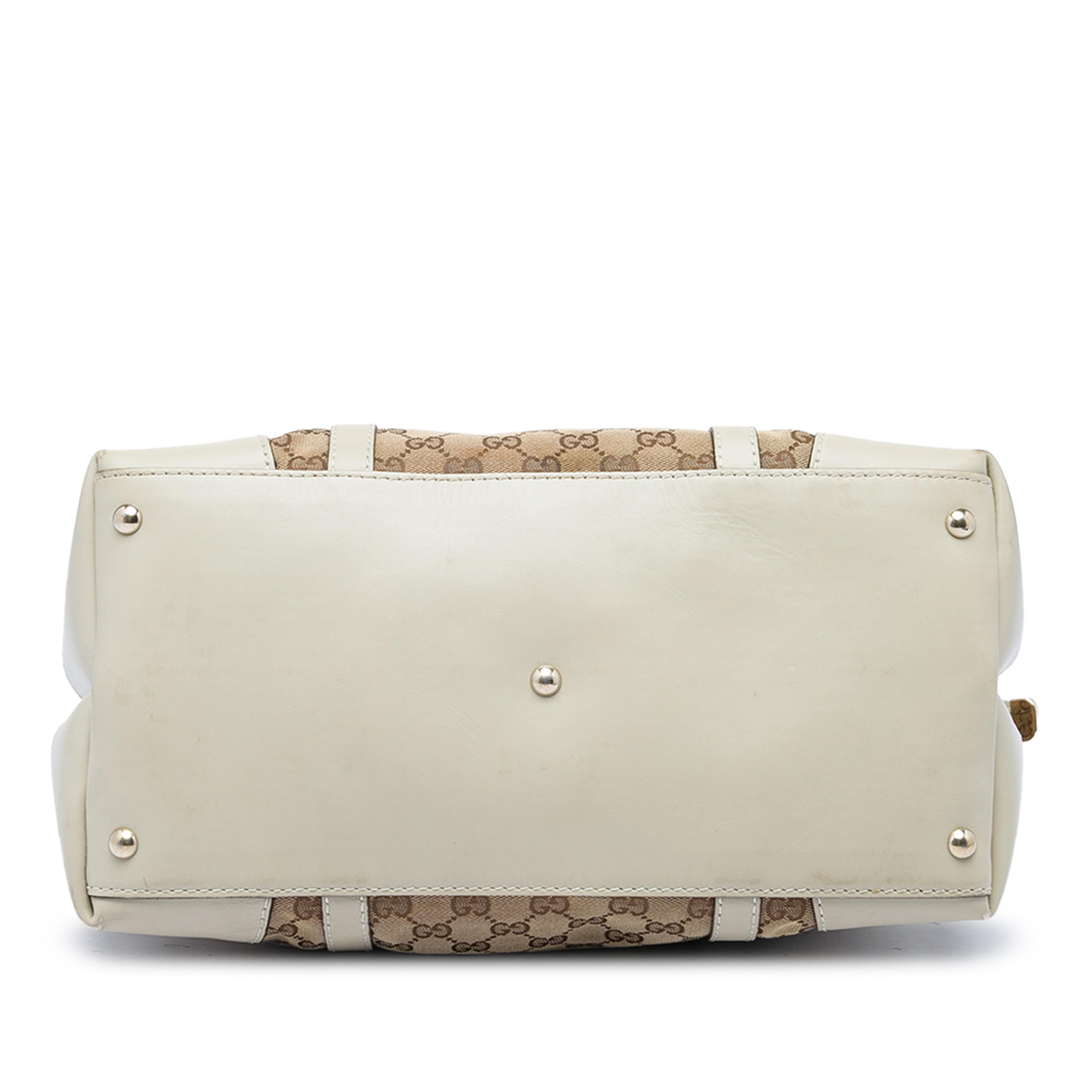 Gucci Gg Canvas Lovely Tote, från Luxclusif, i färgen beige. Klicka för att öppna bilden i stort format