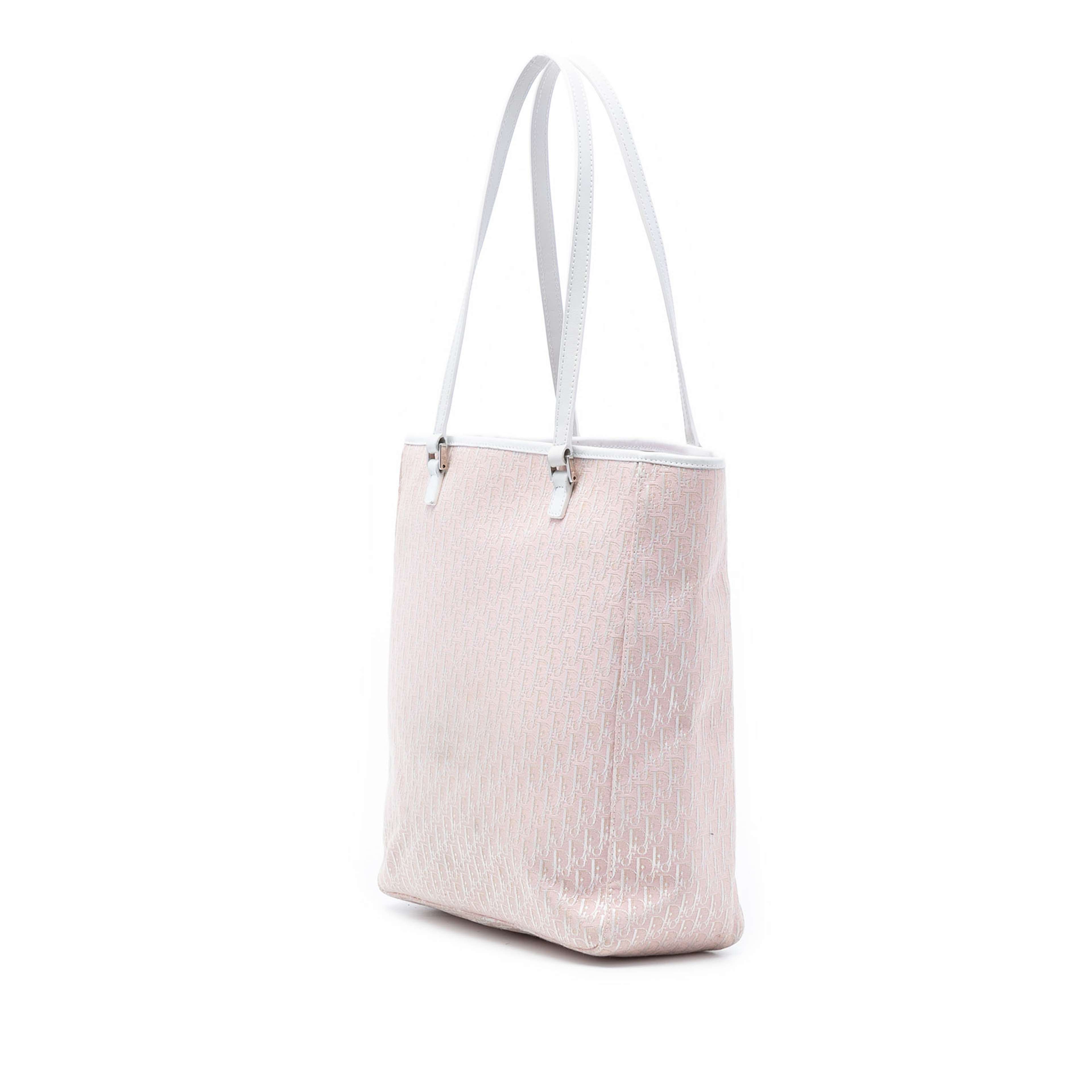 Dior Diorissimo Trotter Canvas Tote, från Luxclusif, i färgen light pink. Klicka för att öppna bilden i stort format