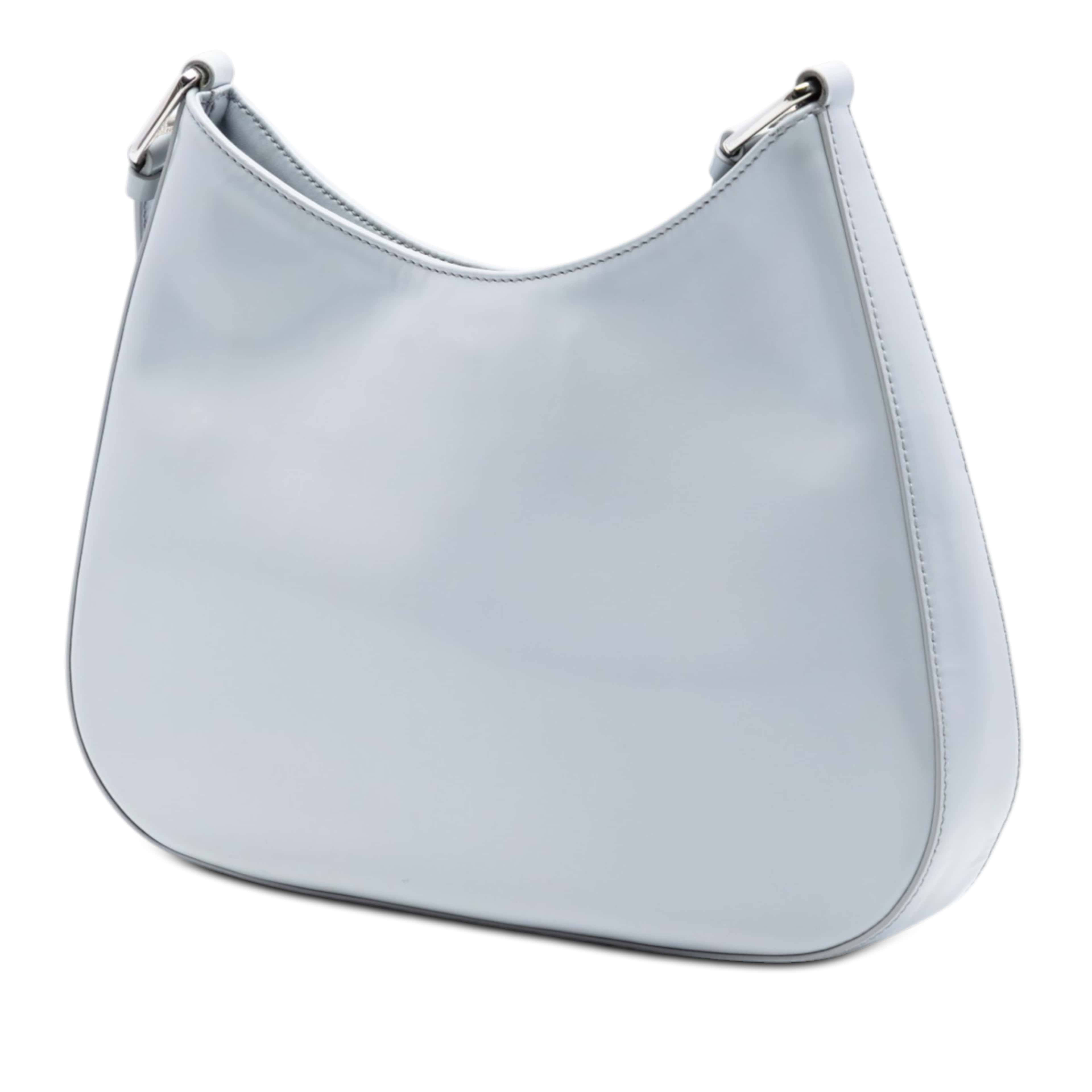 Prada Spazzolato Leather Cleo Shoulder Bag, från Luxclusif, i färgen blå. Klicka för att öppna bilden i stort format
