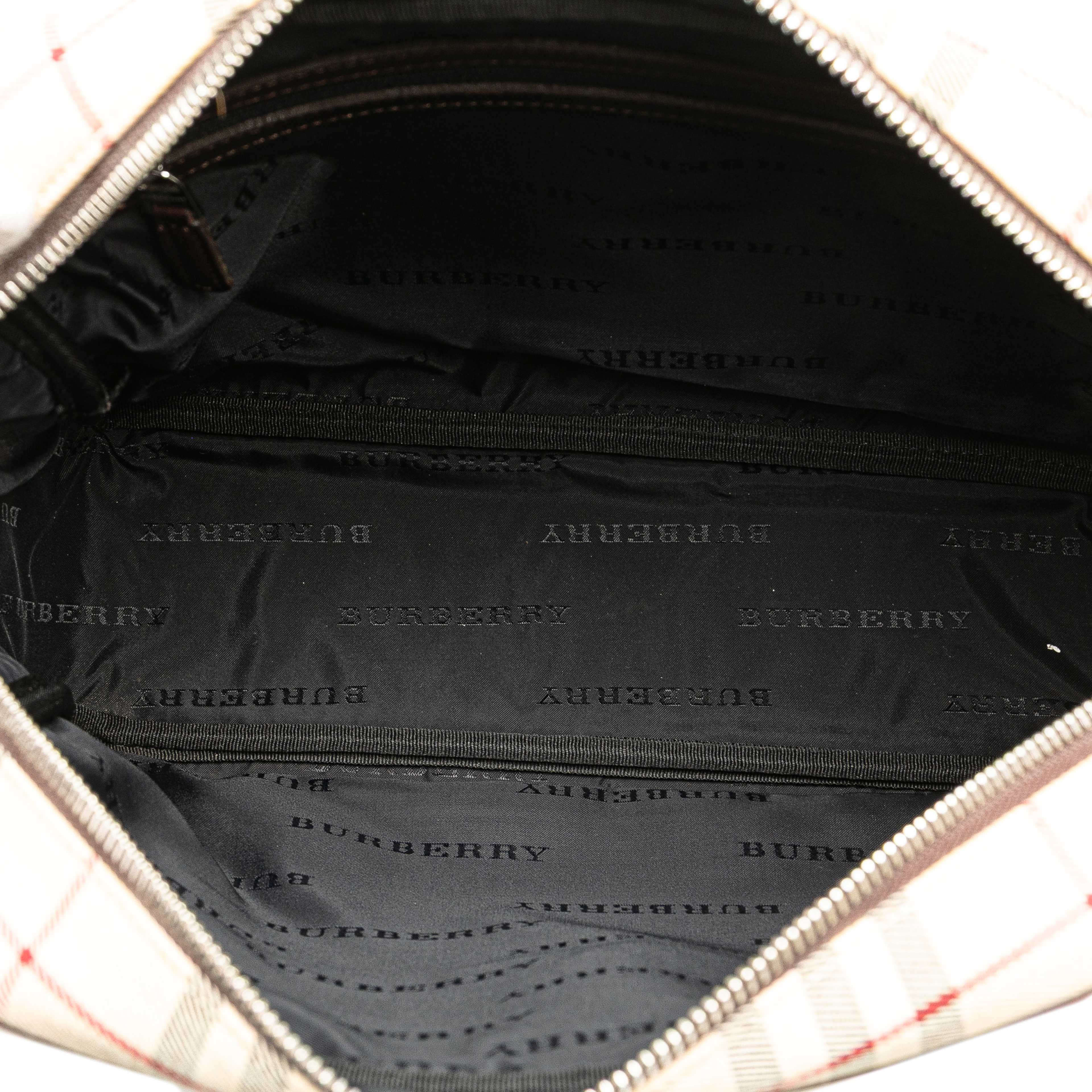 Burberry House Check Canvas Crossbody, från Luxclusif, i färgen beige. Klicka för att öppna bilden i stort format