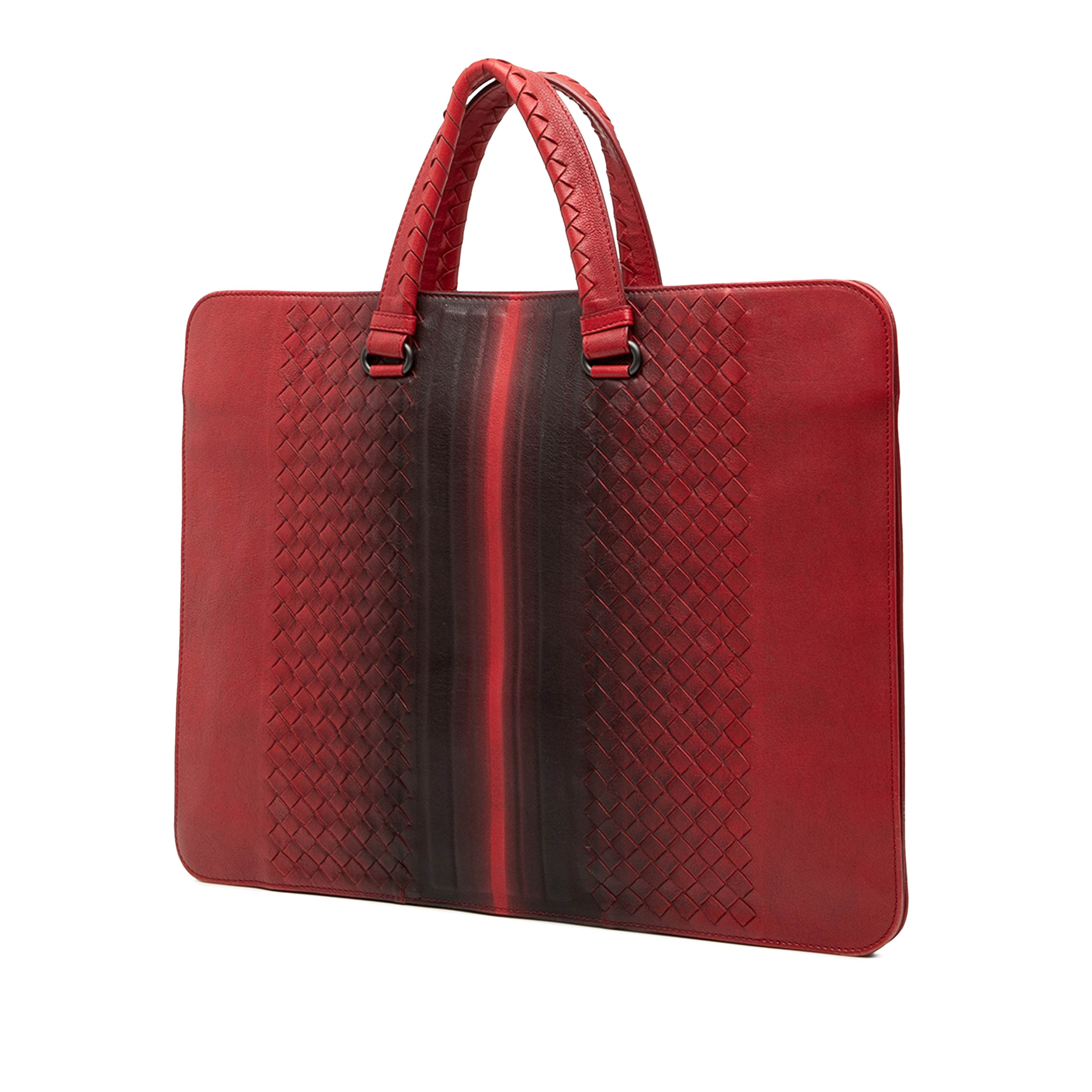 Bottega Veneta Nappa Intrecciato Briefcase, från Luxclusif, i färgen red. Klicka för att öppna bilden i stort format